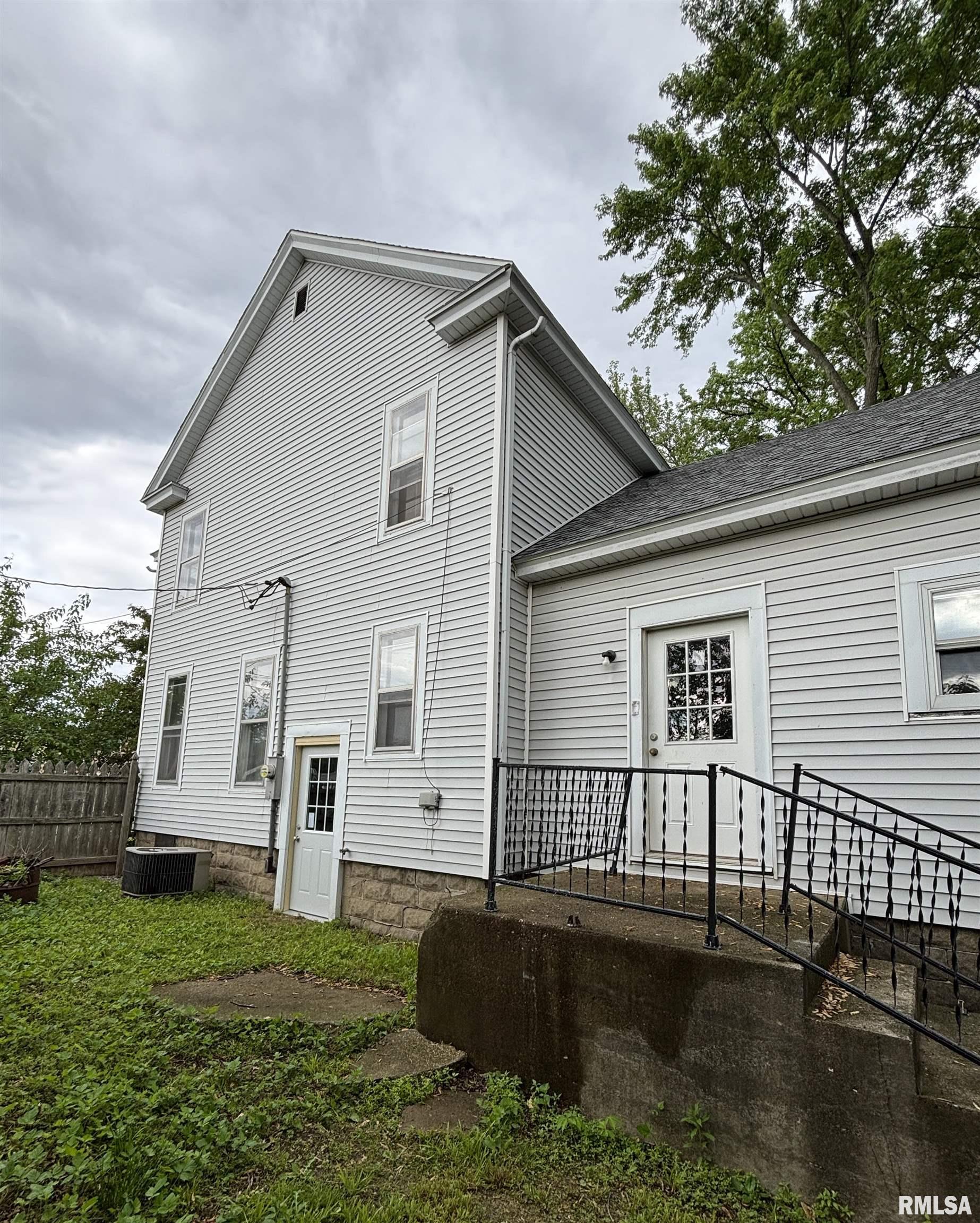 201 S Pearl Street, Waverly, Illinois image 4