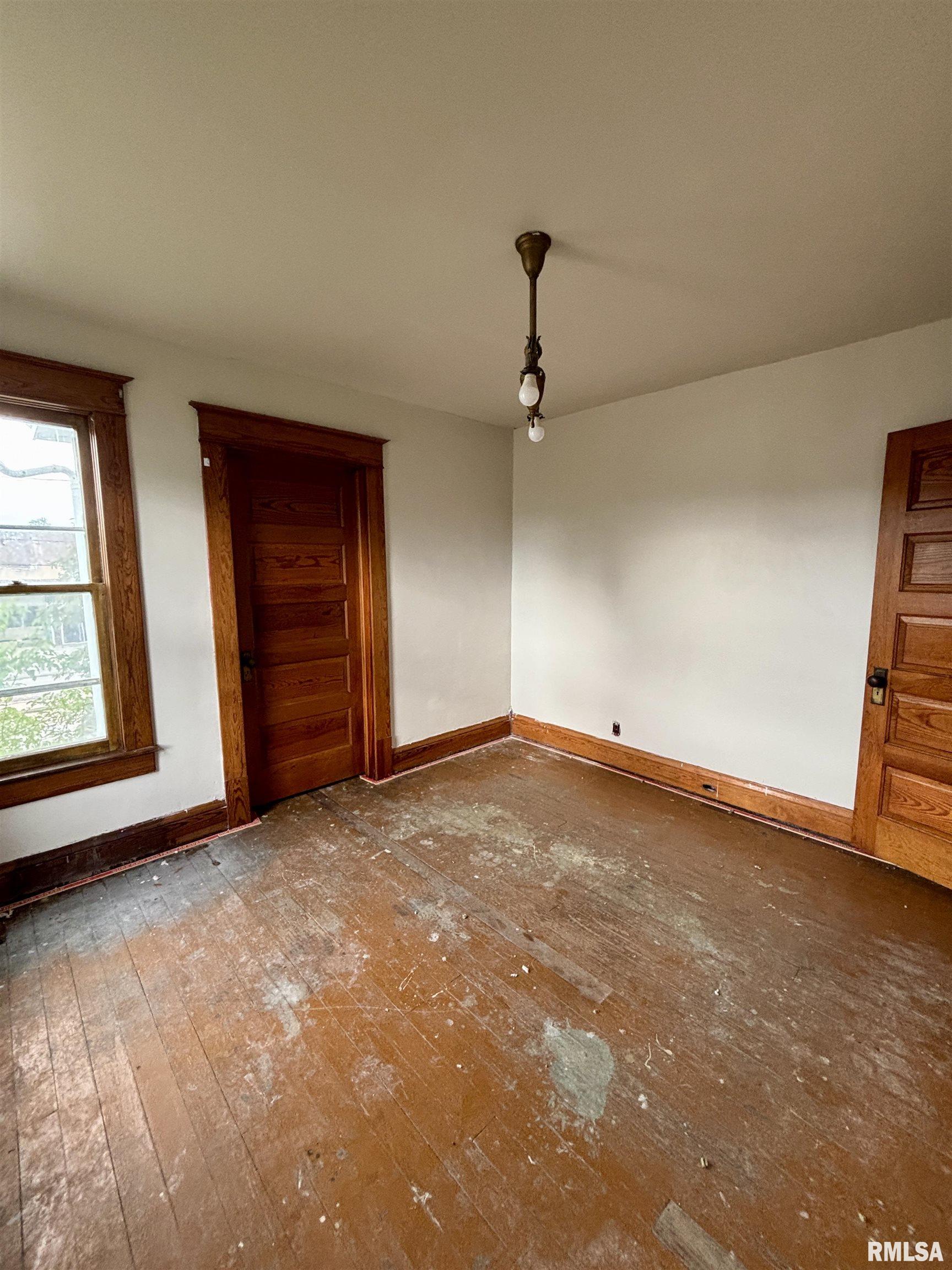 201 S Pearl Street, Waverly, Illinois image 34