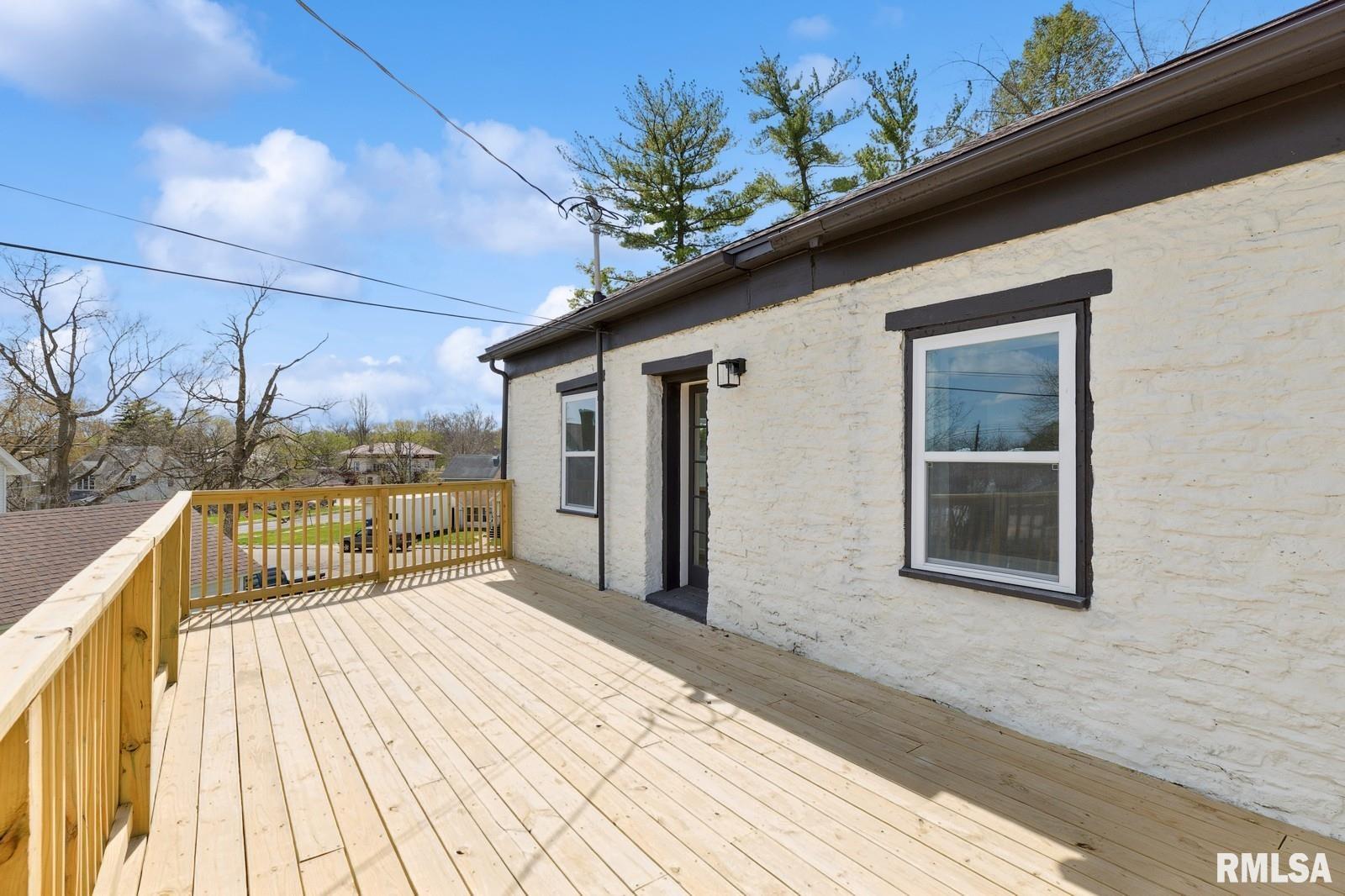 325 S Bluff Boulevard, Clinton, Iowa image 4