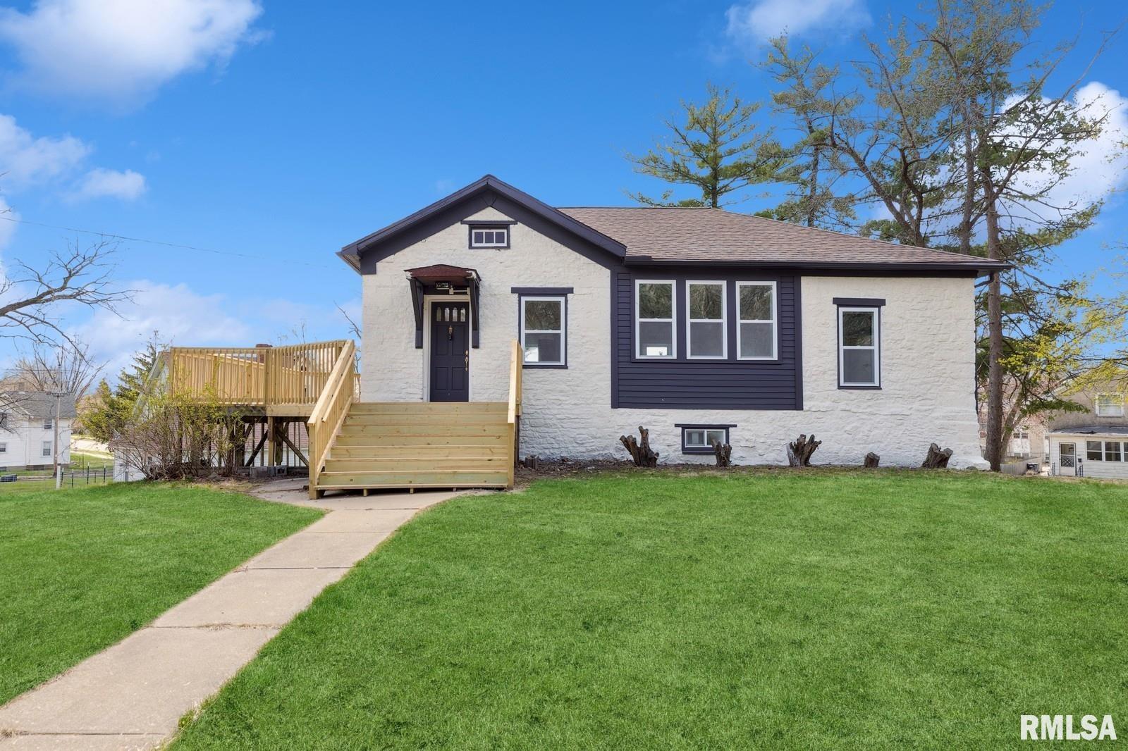 325 S Bluff Boulevard, Clinton, Iowa image 1