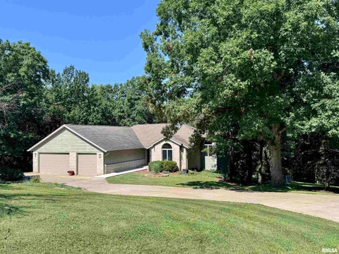 Homes For Sale - 900 N Coal Road<br/> Mcdonough County, Colchester, IL 61455