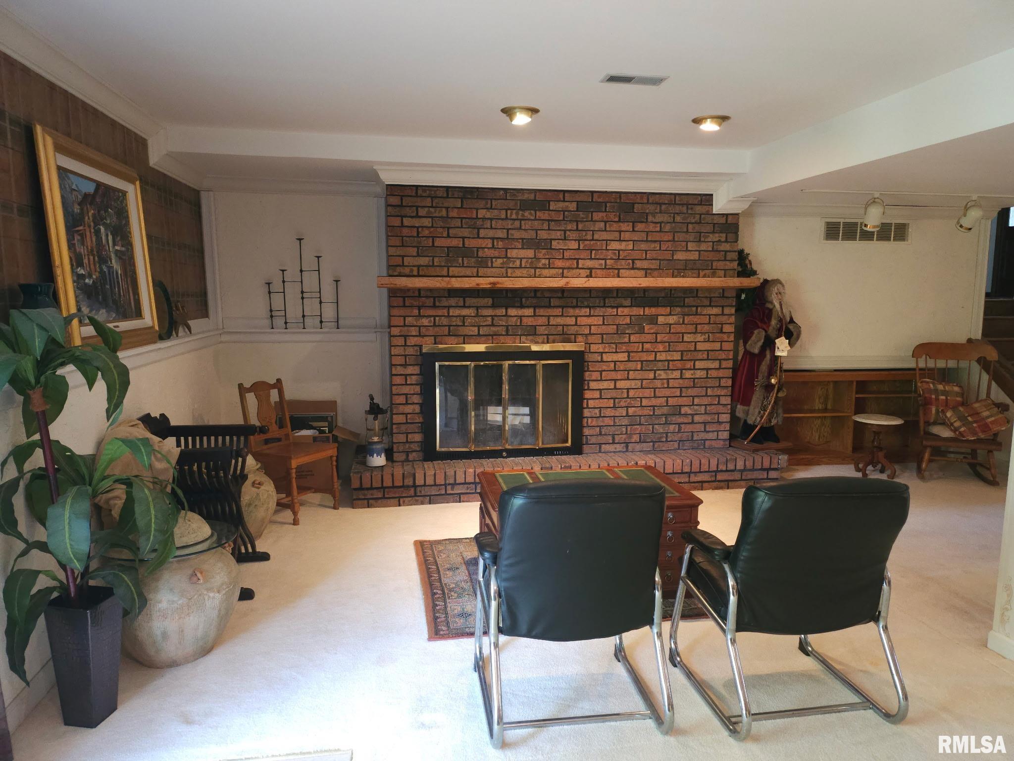 9 Oakwood Drive, Springfield, Illinois image 22