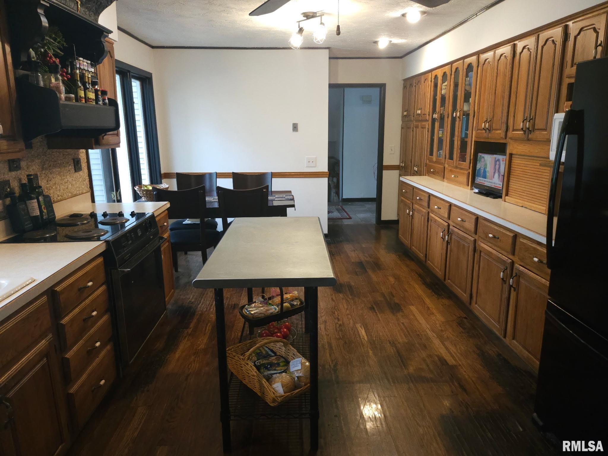 9 Oakwood Drive, Springfield, Illinois image 4