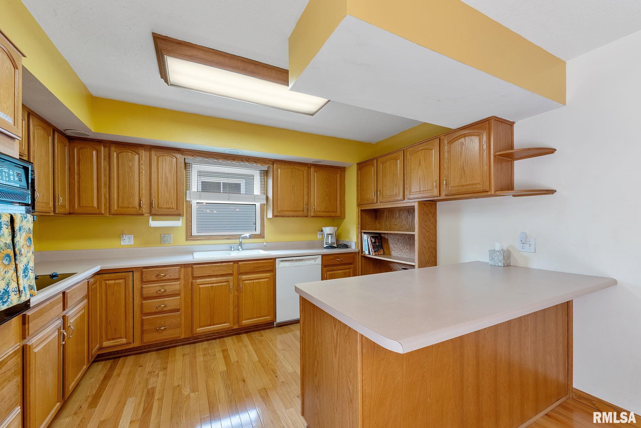 1109 33rd Street, Bettendorf, Iowa image 7