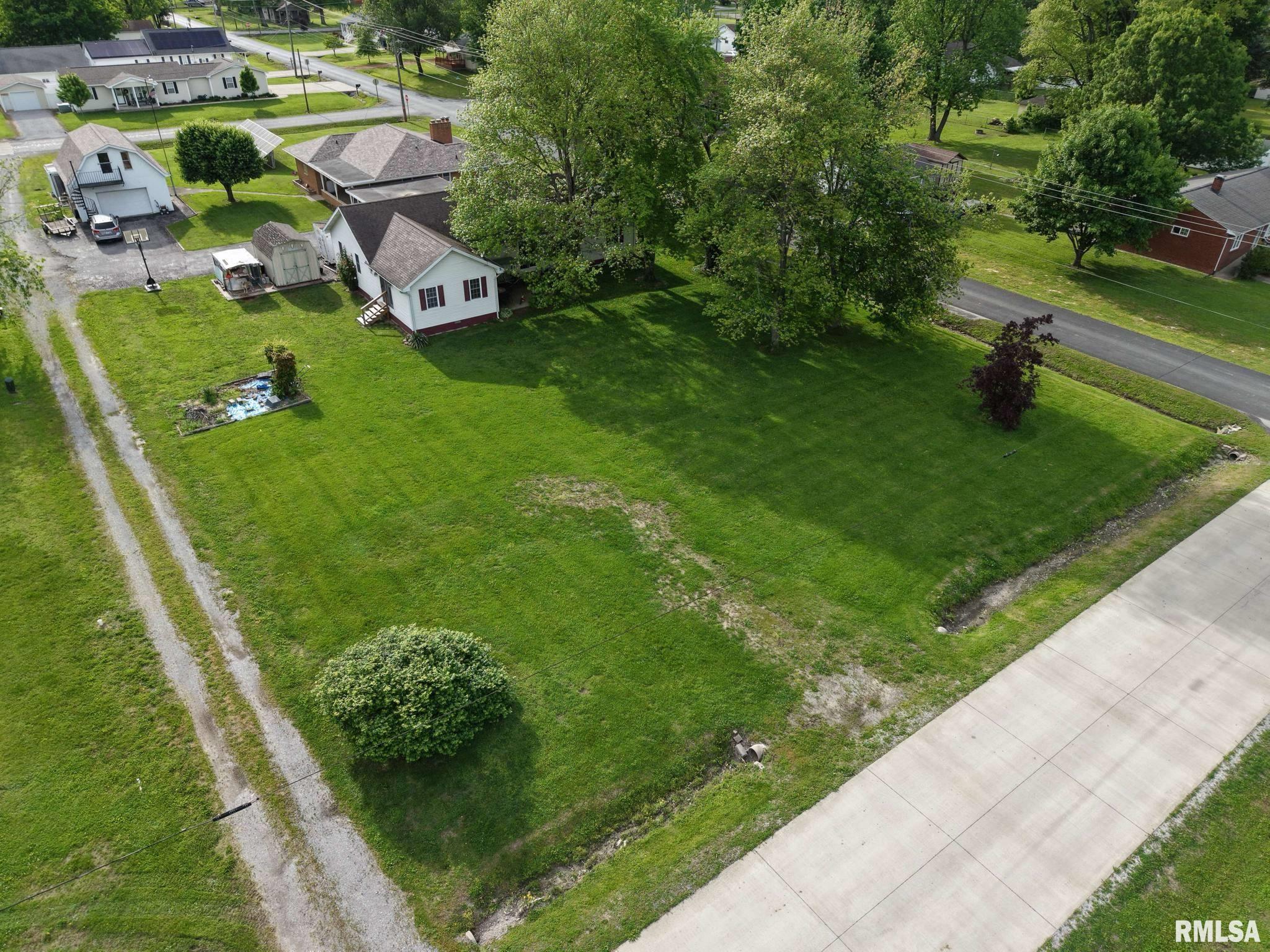 105 E Yung Street, Sesser, Illinois image 12