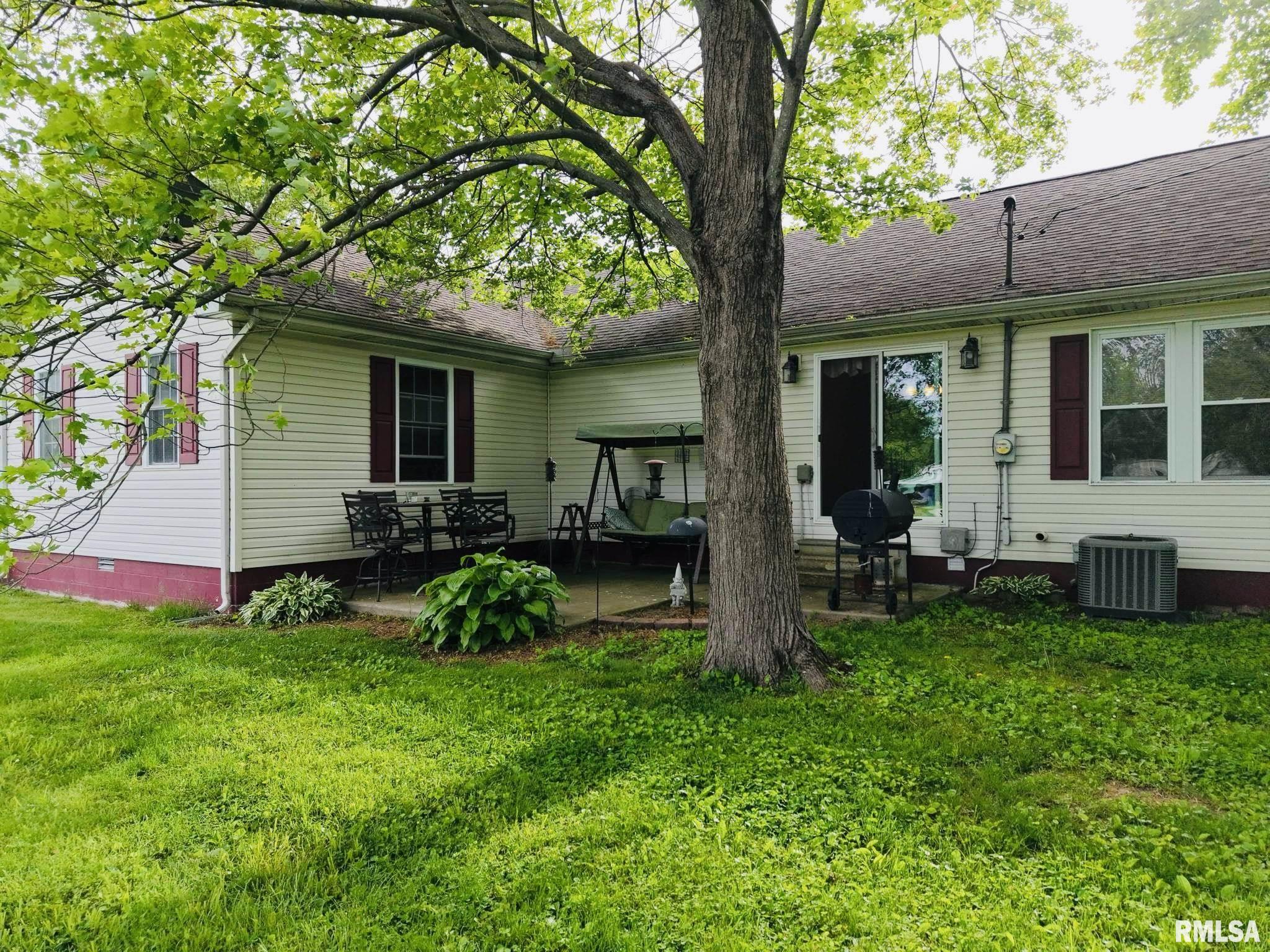 105 E Yung Street, Sesser, Illinois image 7
