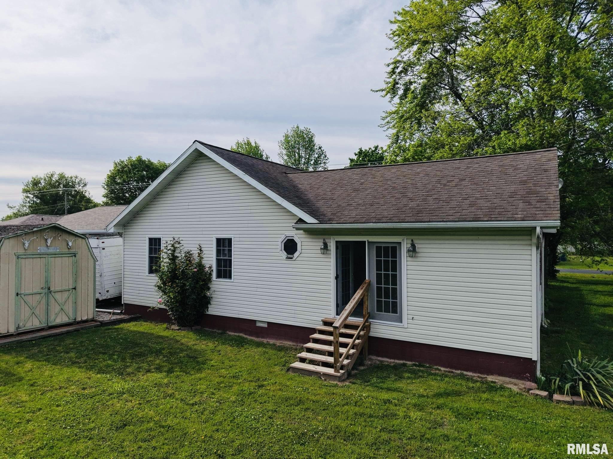105 E Yung Street, Sesser, Illinois image 4