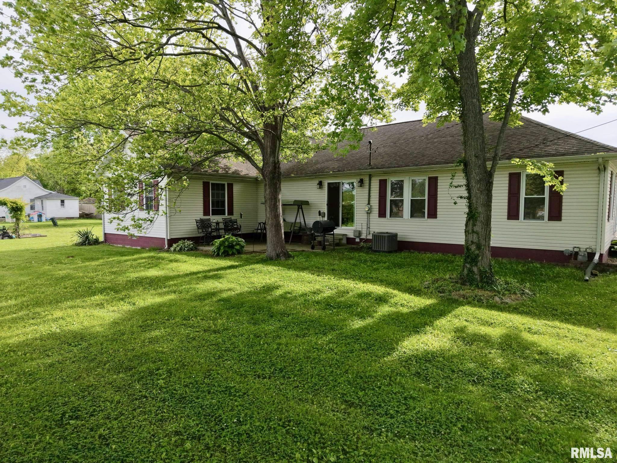 105 E Yung Street, Sesser, Illinois image 11