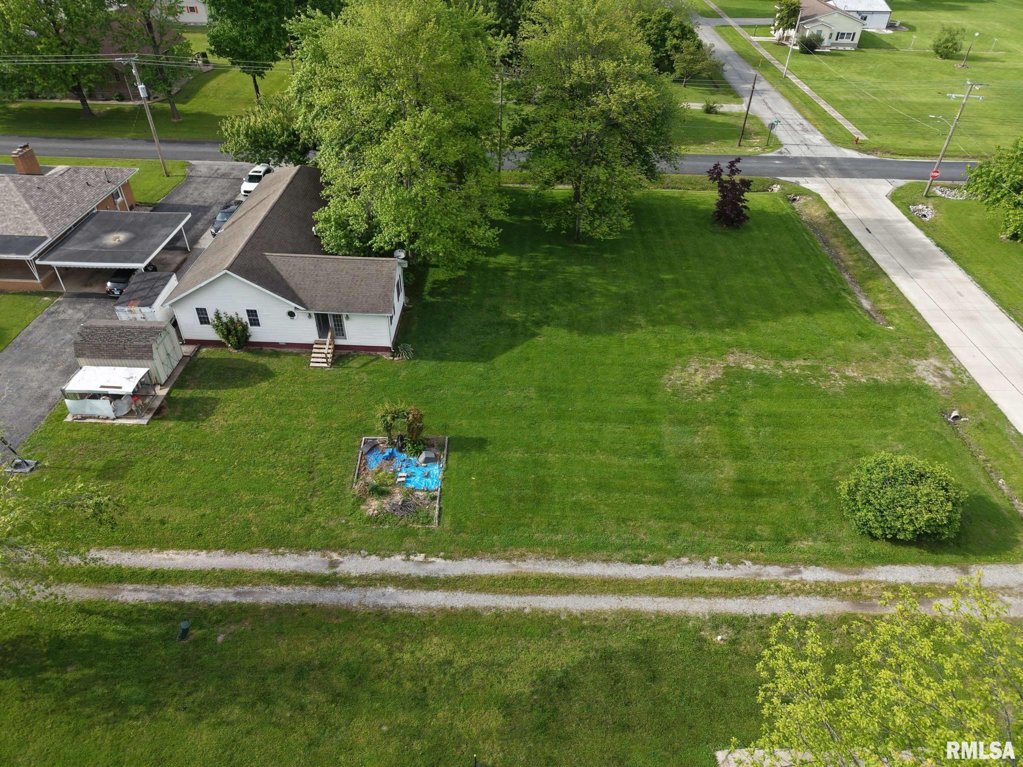 105 E Yung Street, Sesser, Illinois image 6