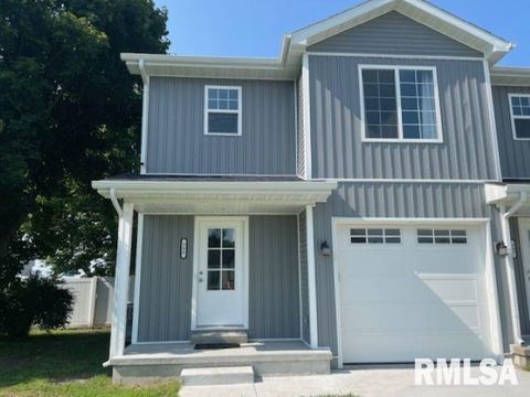 Homes For Sale - 399 W Main Street<br/> Williamsville, IL 62693