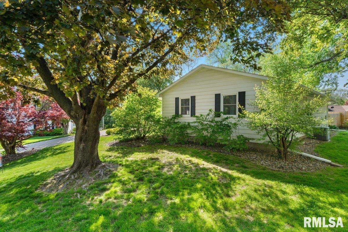 1224 34th Avenue Court, Rock Island, Illinois image 4