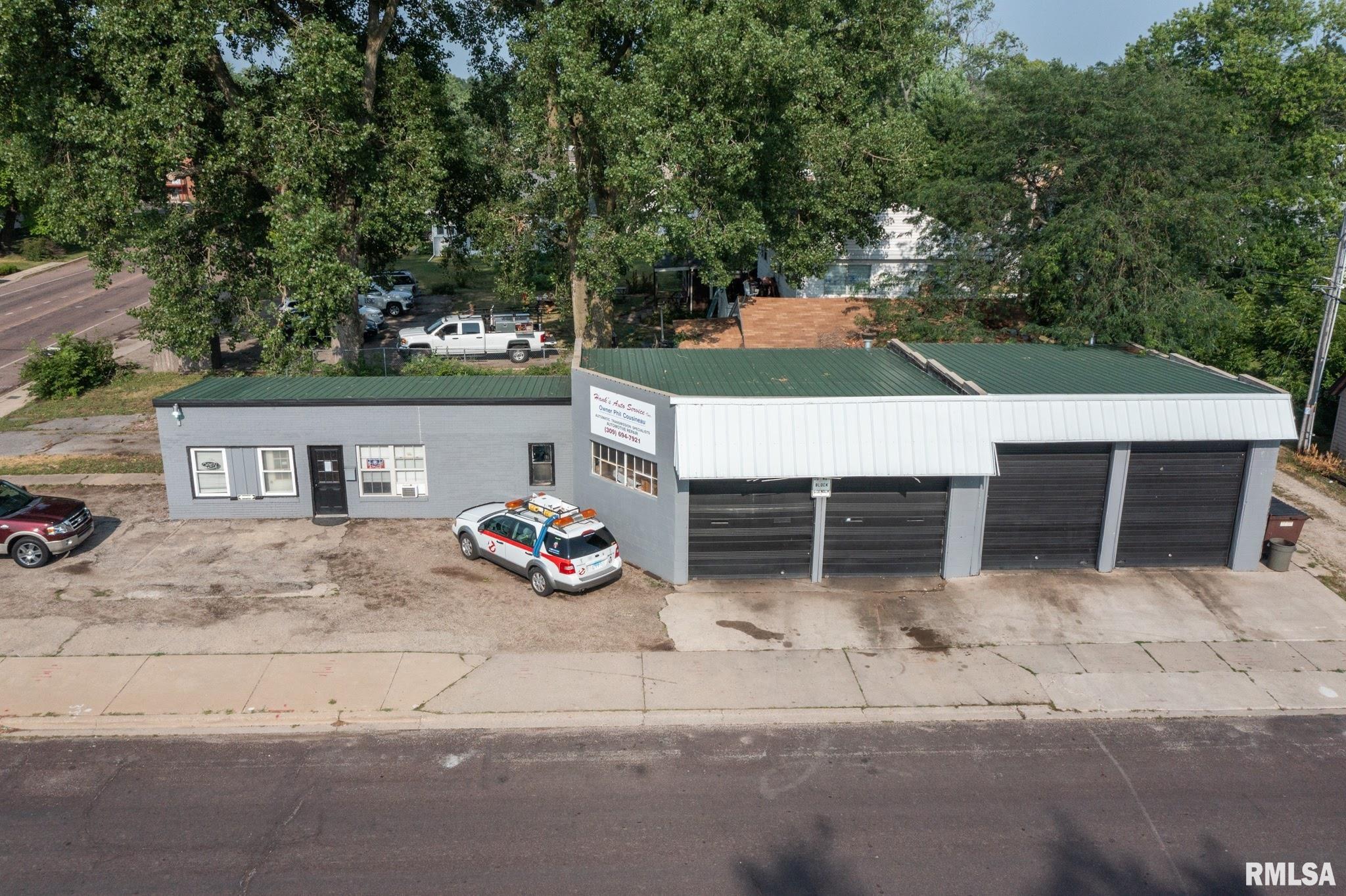 Photo 1 of 34 — 400 RUSCHE Street, Creve Coeur, IL 61610