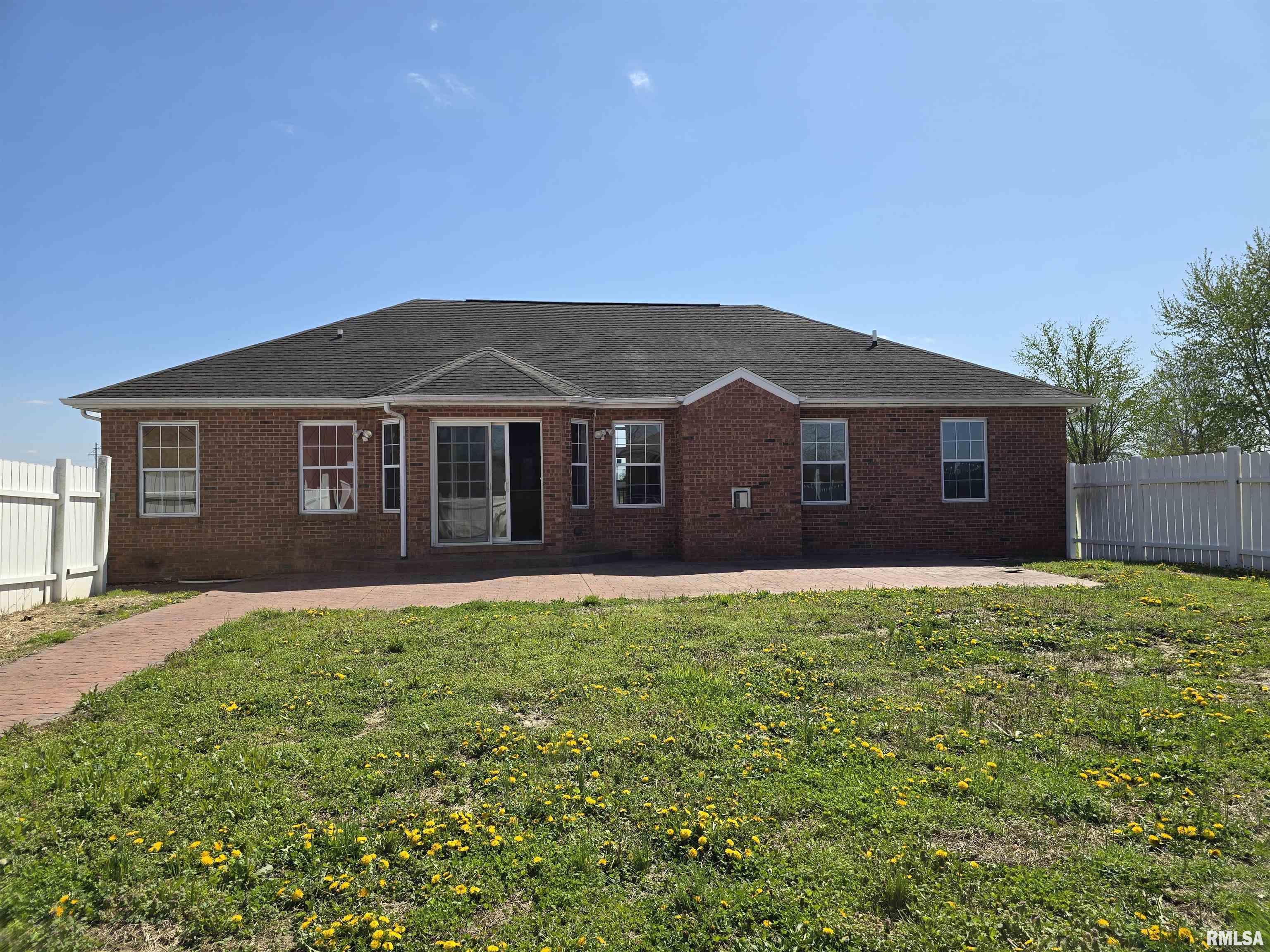 8863 New Athens Darmstadt Road, New Athens, Illinois image 2