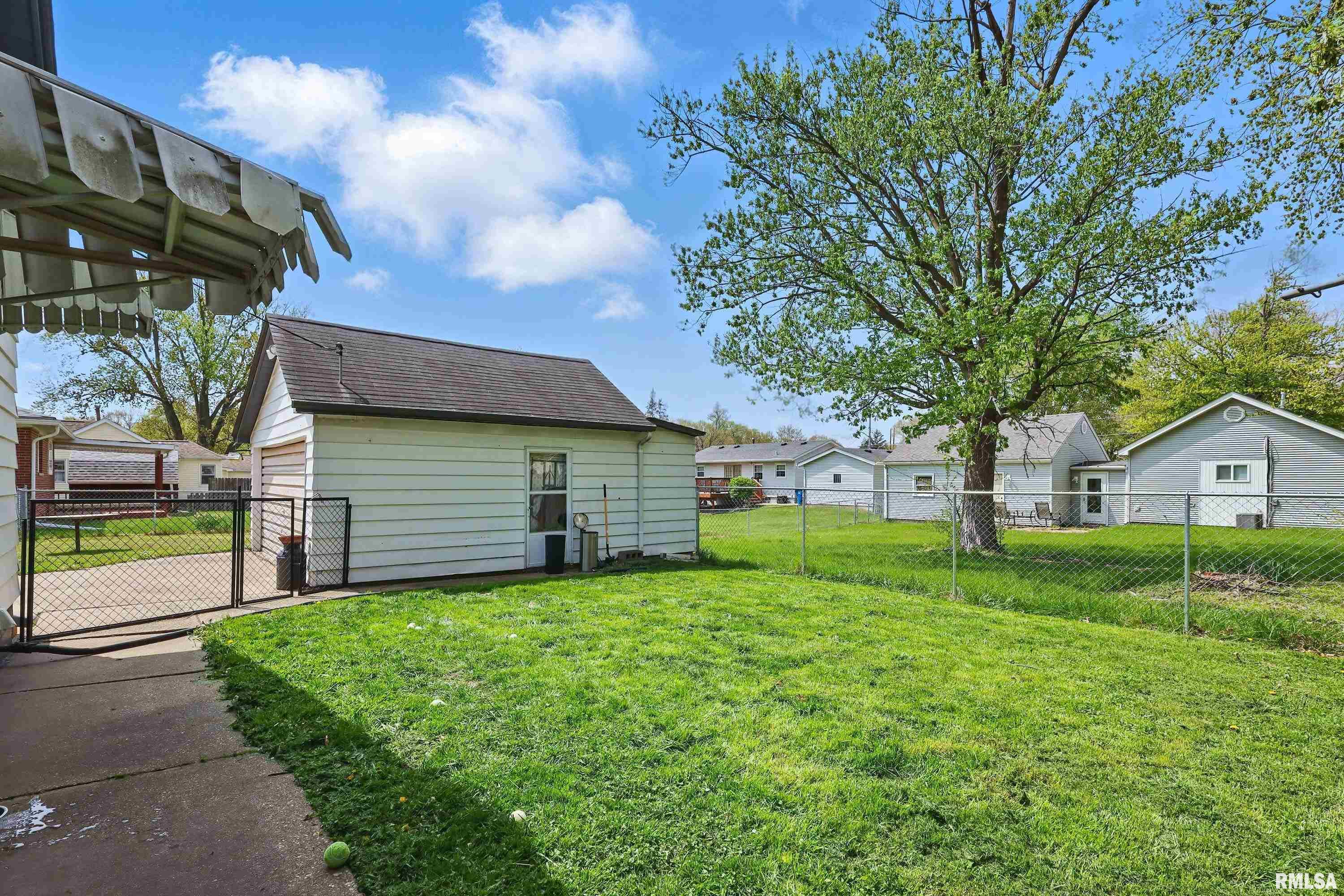 3303 40th Street, Moline, Illinois image 18
