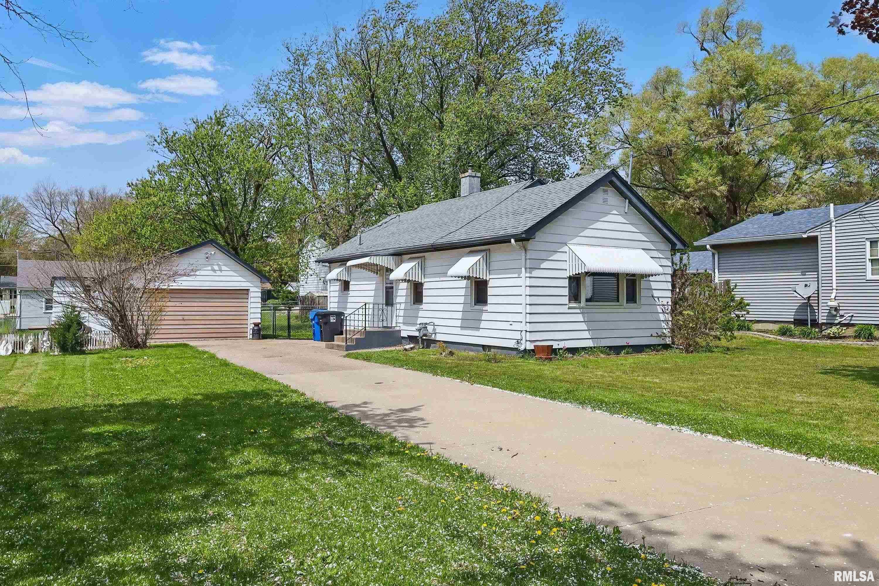 3303 40th Street, Moline, Illinois image 1