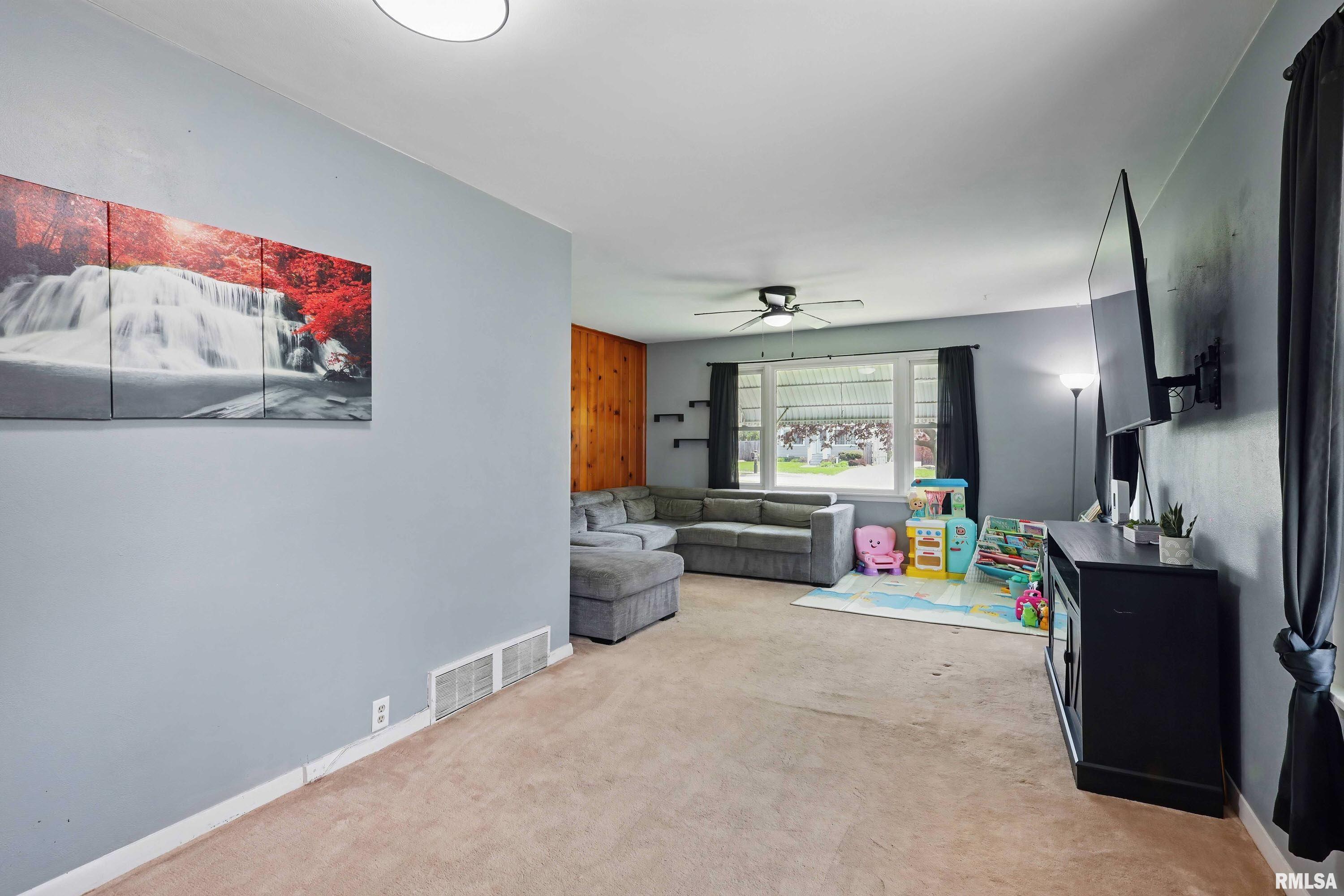 3303 40th Street, Moline, Illinois image 3