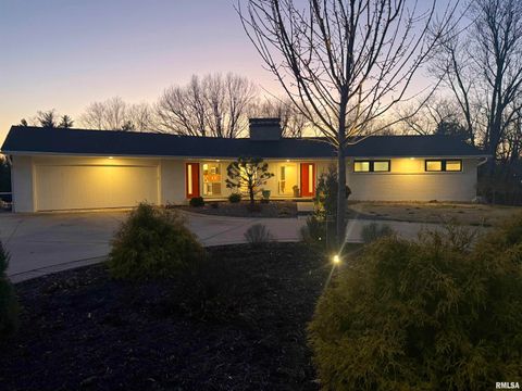 Homes For Sale - 318 Lincoln Hill Nw Avenue Northwest<br/> Quincy, IL 62301