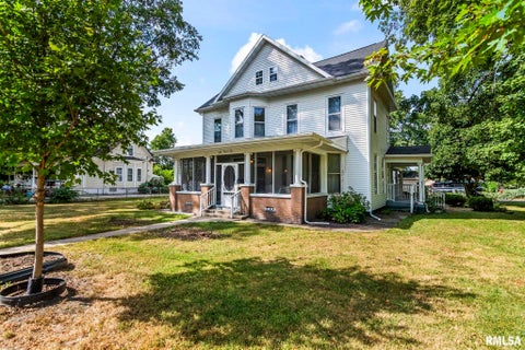 Homes For Sale - 704 W Madison Street<br/> Girard, IL 62640