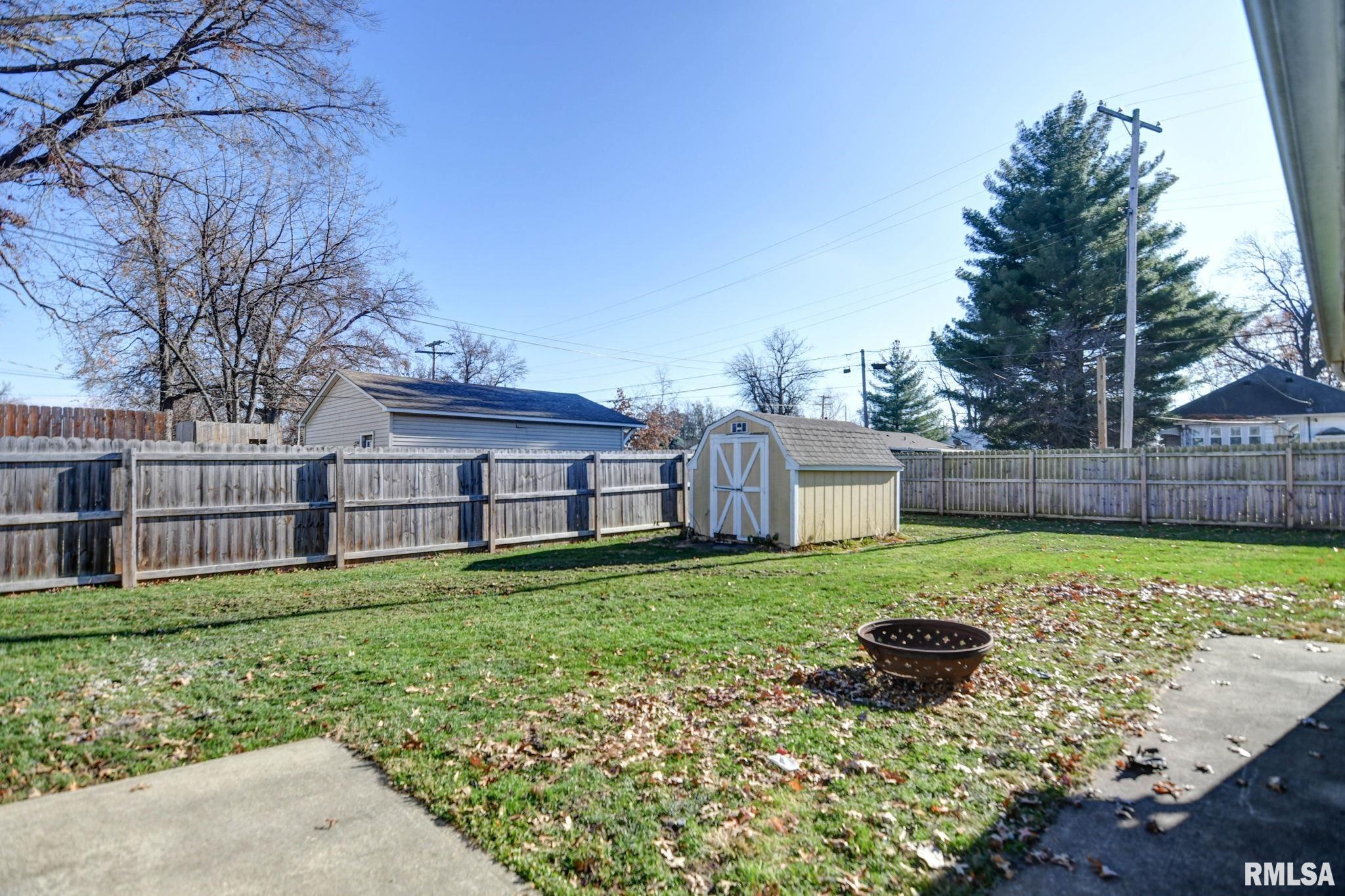 1106 W Adams Street, Taylorville, Illinois image 34