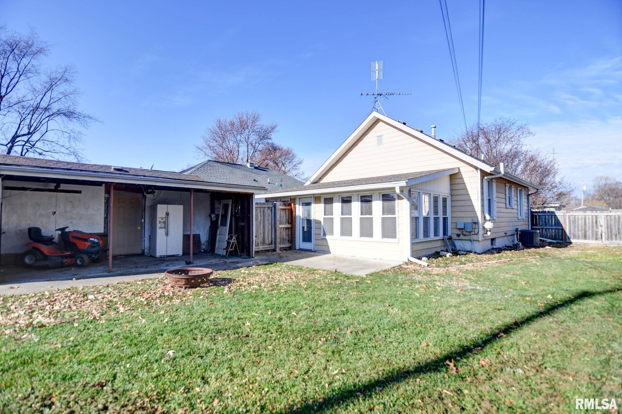 1106 W Adams Street, Taylorville, Illinois image 35