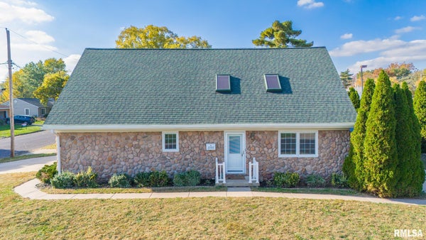 1103 S 18TH ST, PEKIN, IL 61554 - Image 853d5e7ce0e82e9bb0eed52f19b19b6b/1443346832