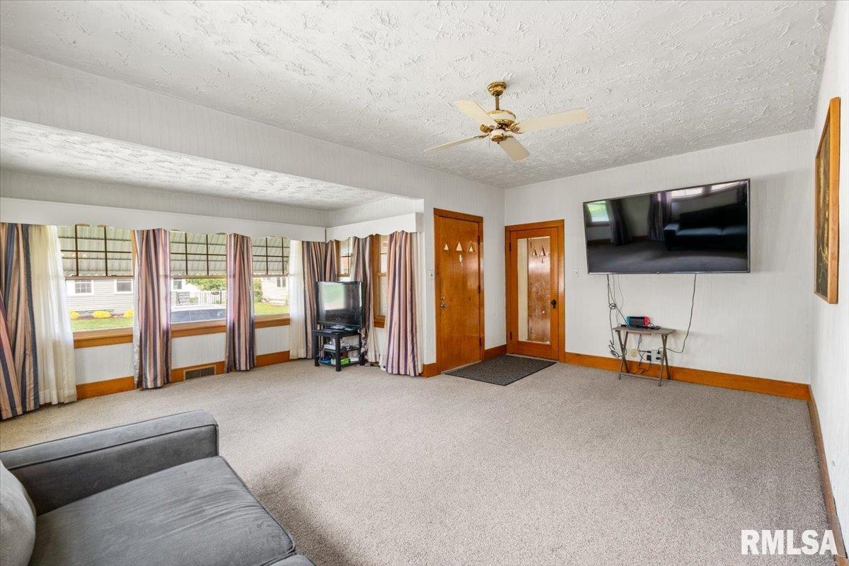 2320 6th Street, Moline, Illinois image 37