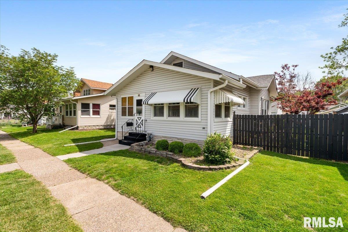 2320 6th Street, Moline, Illinois image 3
