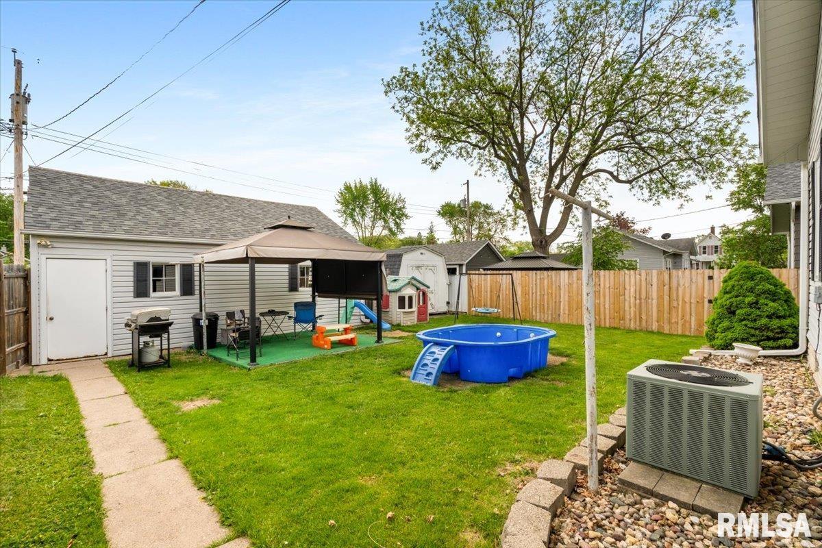 2320 6th Street, Moline, Illinois image 6