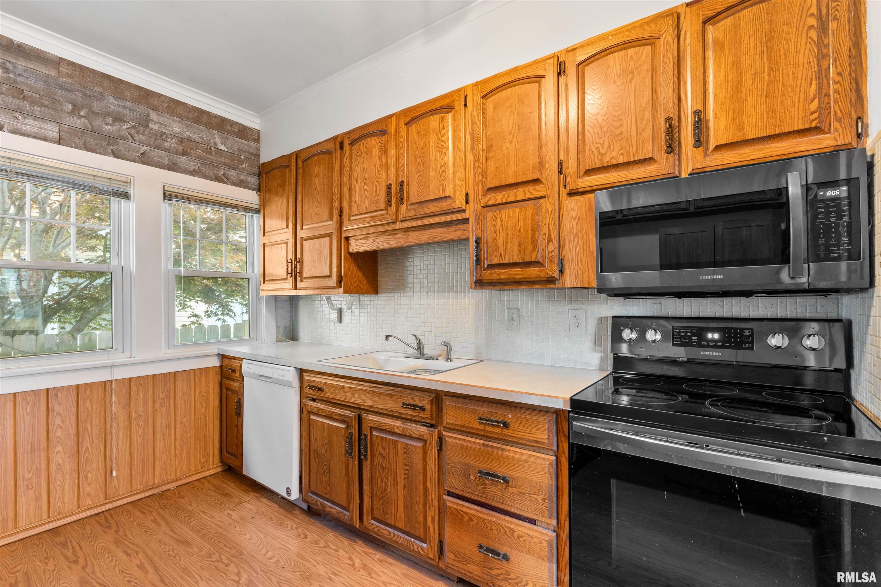 2320 6th Street, Moline, Illinois image 24