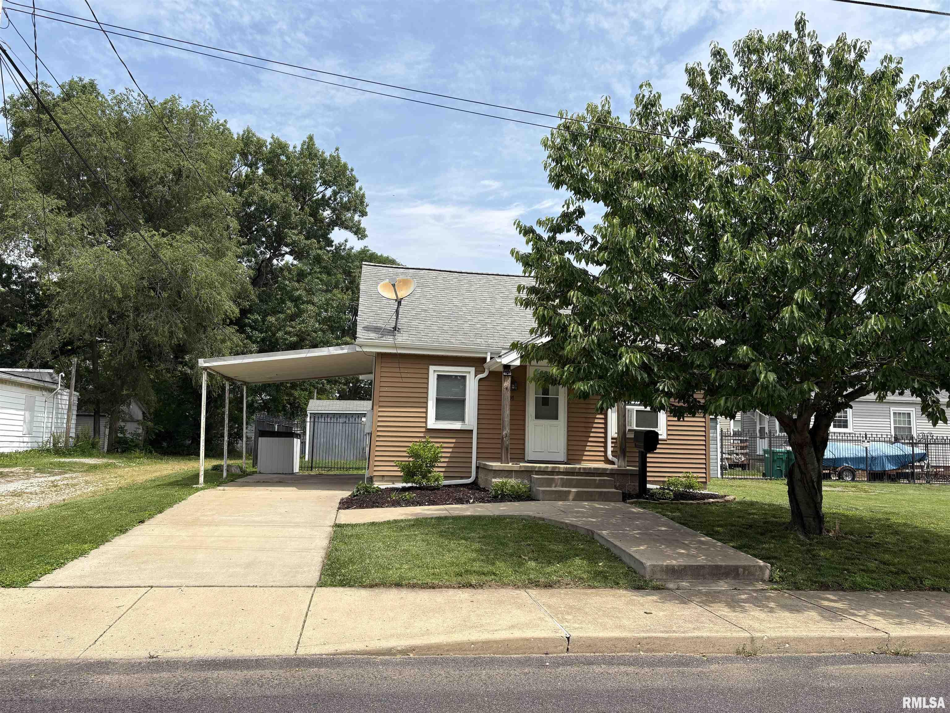 2807 W Kenwood Avenue, West Peoria, Illinois image 1