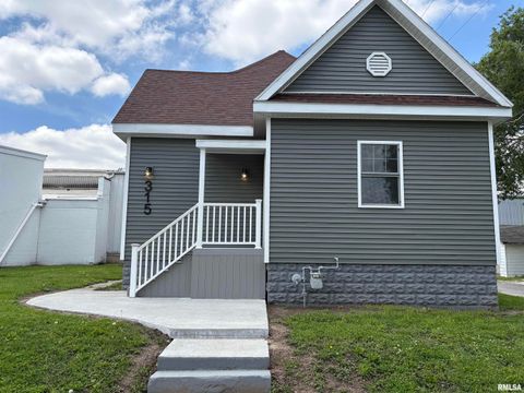 Homes For Sale - 315 N East Street<br/> Morgan County, Jacksonville, IL 62650