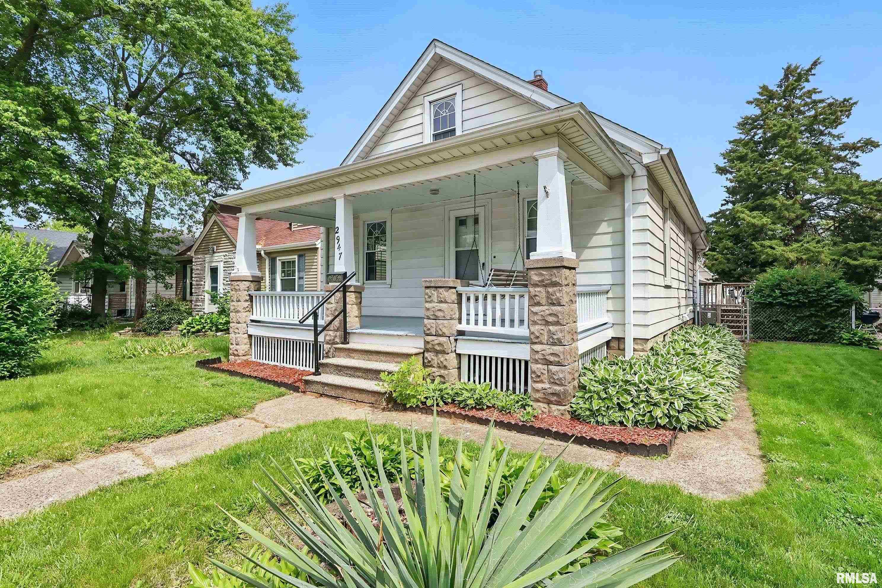 2947 12th Avenue, Moline, Illinois image 2