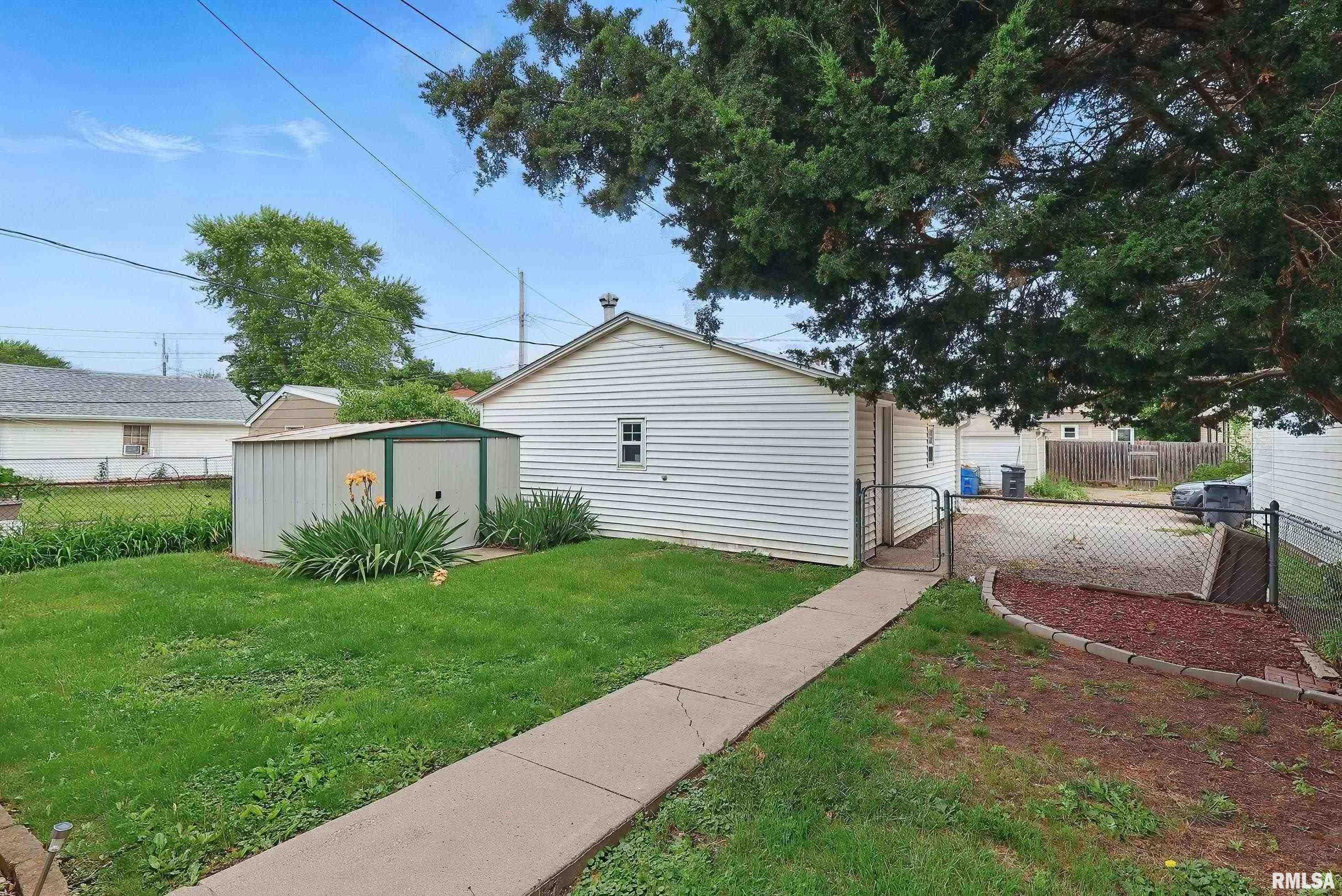 2947 12th Avenue, Moline, Illinois image 8