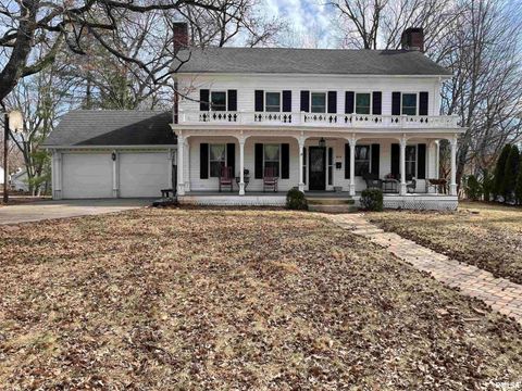 Homes For Sale - 629 S Randolph Street<br/> Macomb, IL 61455