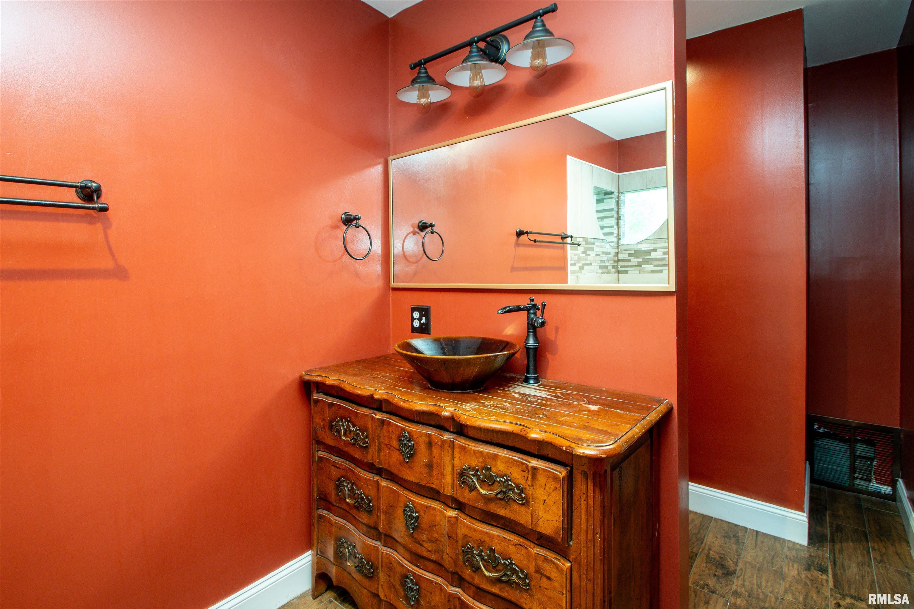 1630 N Peoria Avenue, Peoria, Illinois image 31