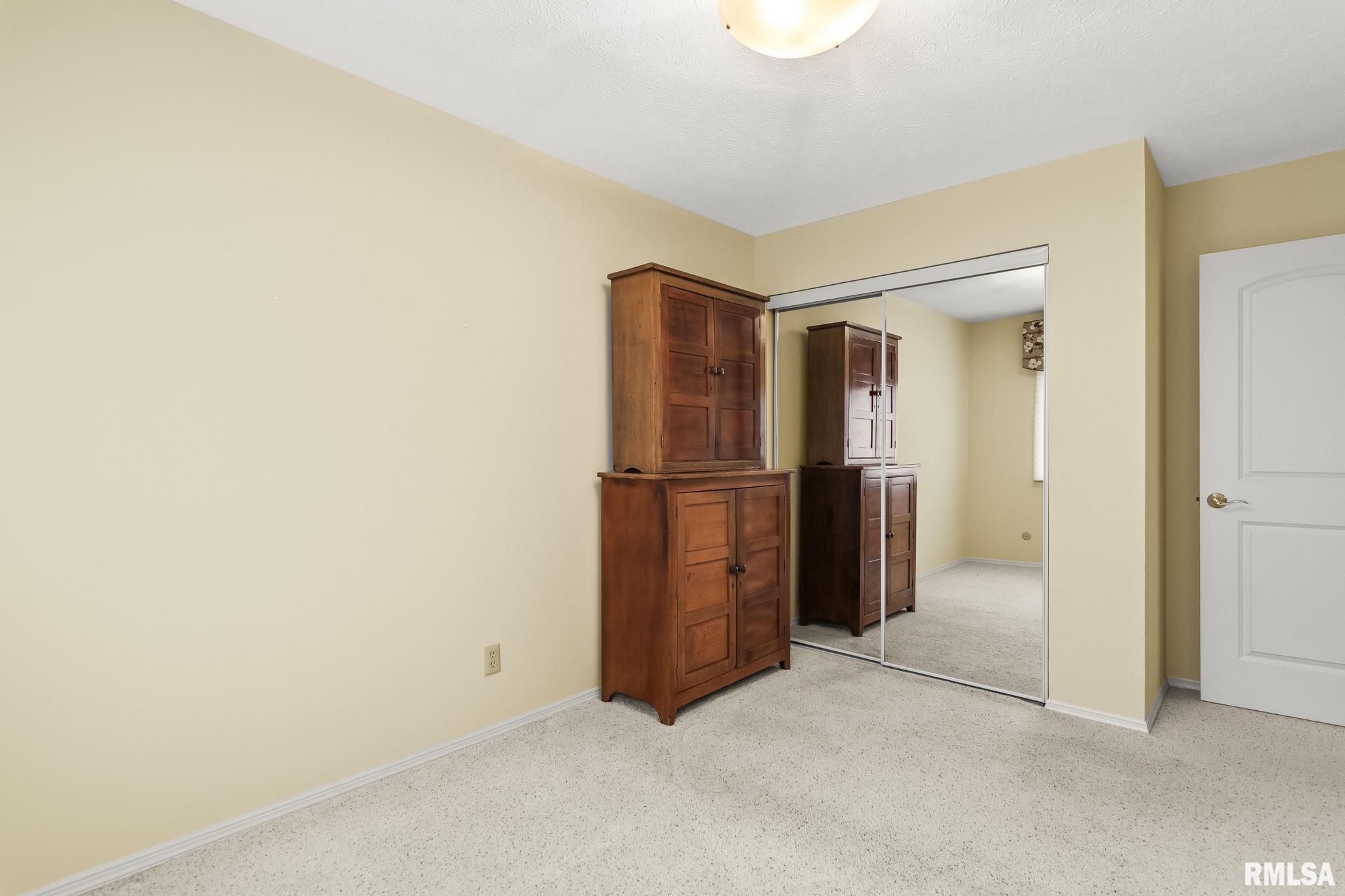 208 Glasgow Drive, Springfield, Illinois image 21