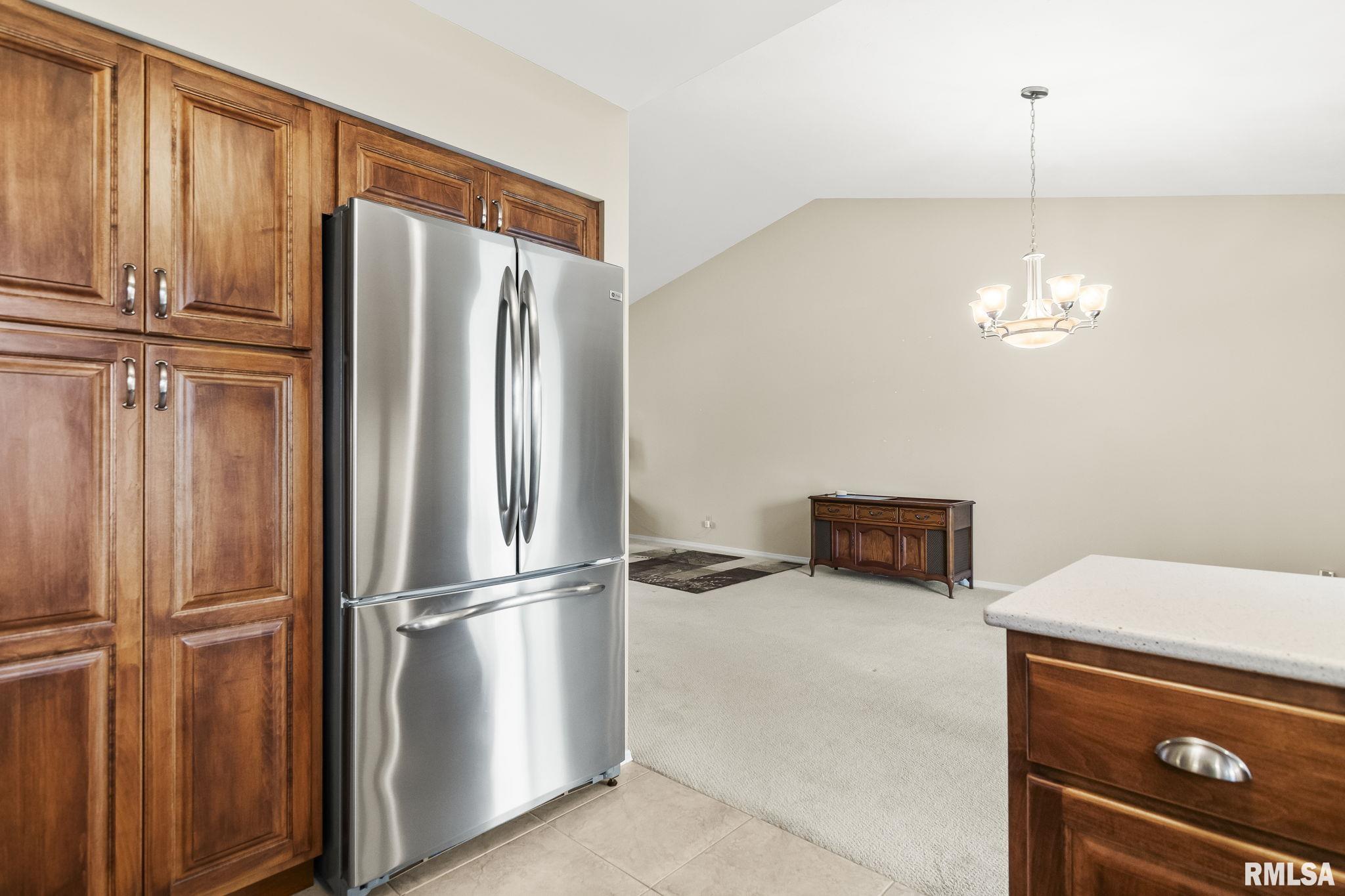 208 Glasgow Drive, Springfield, Illinois image 12