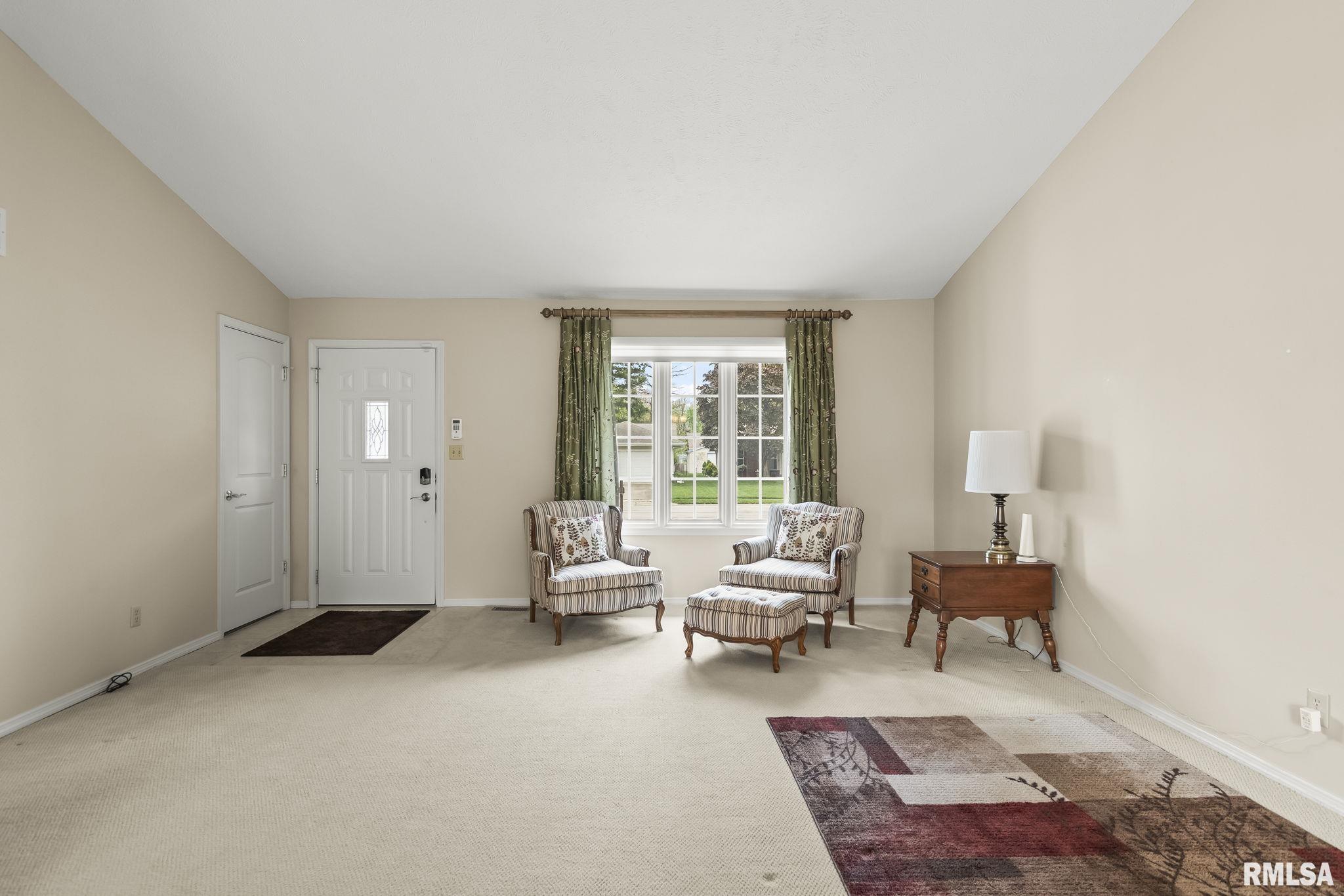 208 Glasgow Drive, Springfield, Illinois image 5