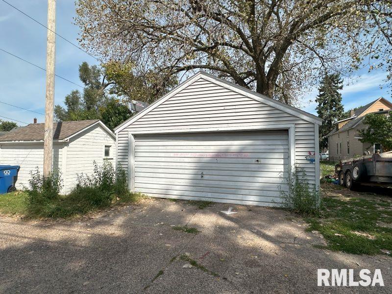 1519 W 7th Street, Davenport, Iowa image 2