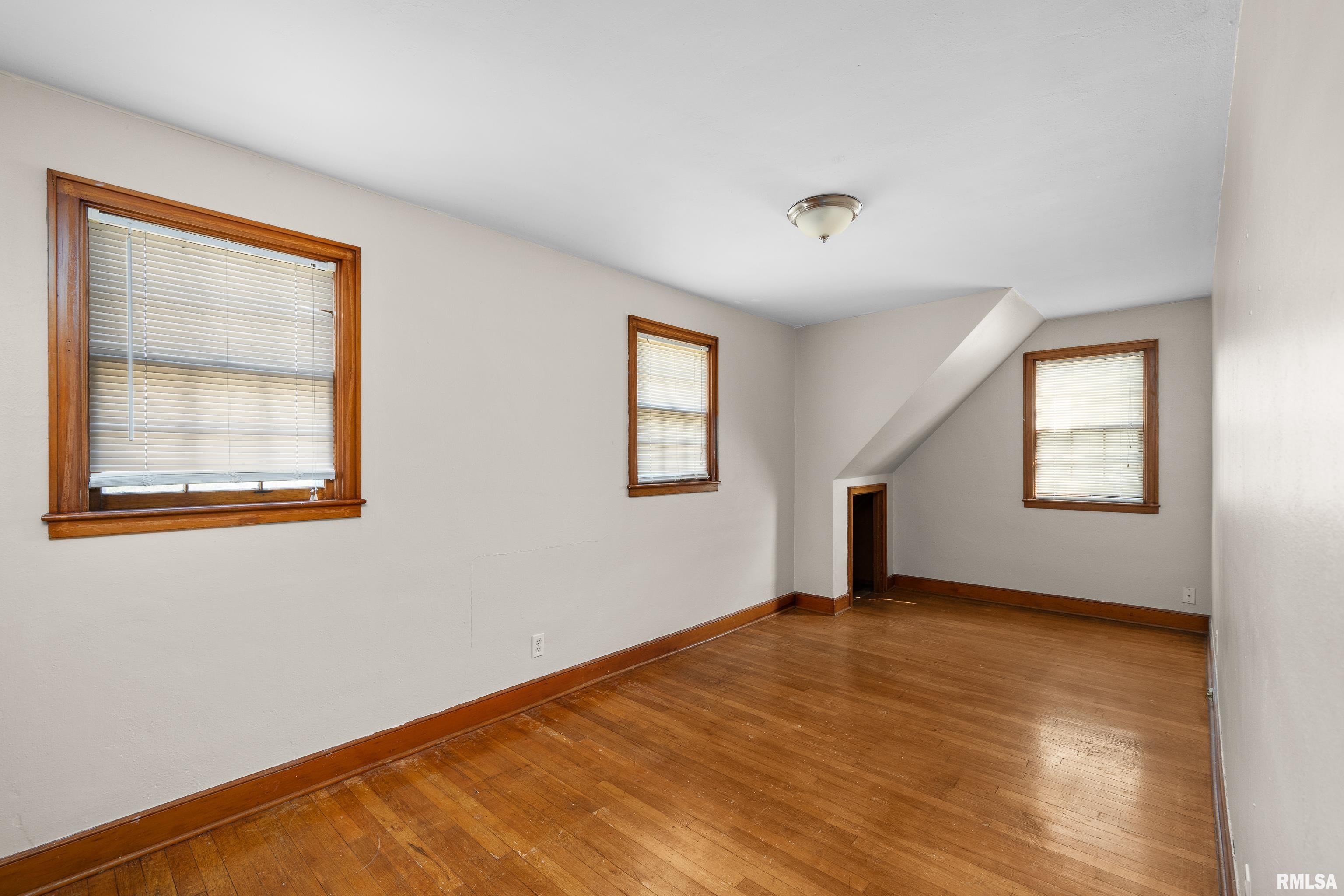 2920 Roosevelt Street, Clinton, Iowa image 15