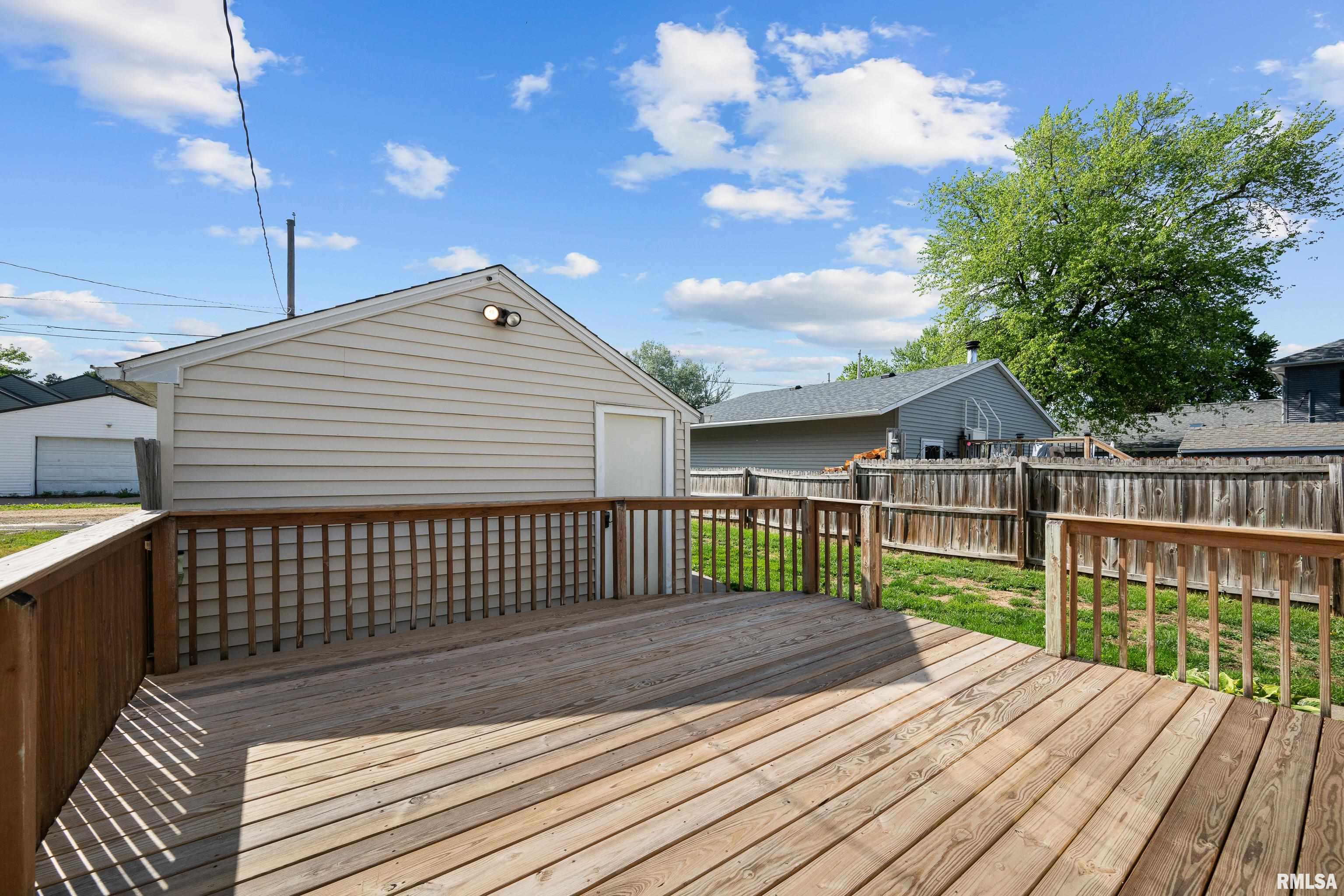 2920 Roosevelt Street, Clinton, Iowa image 22
