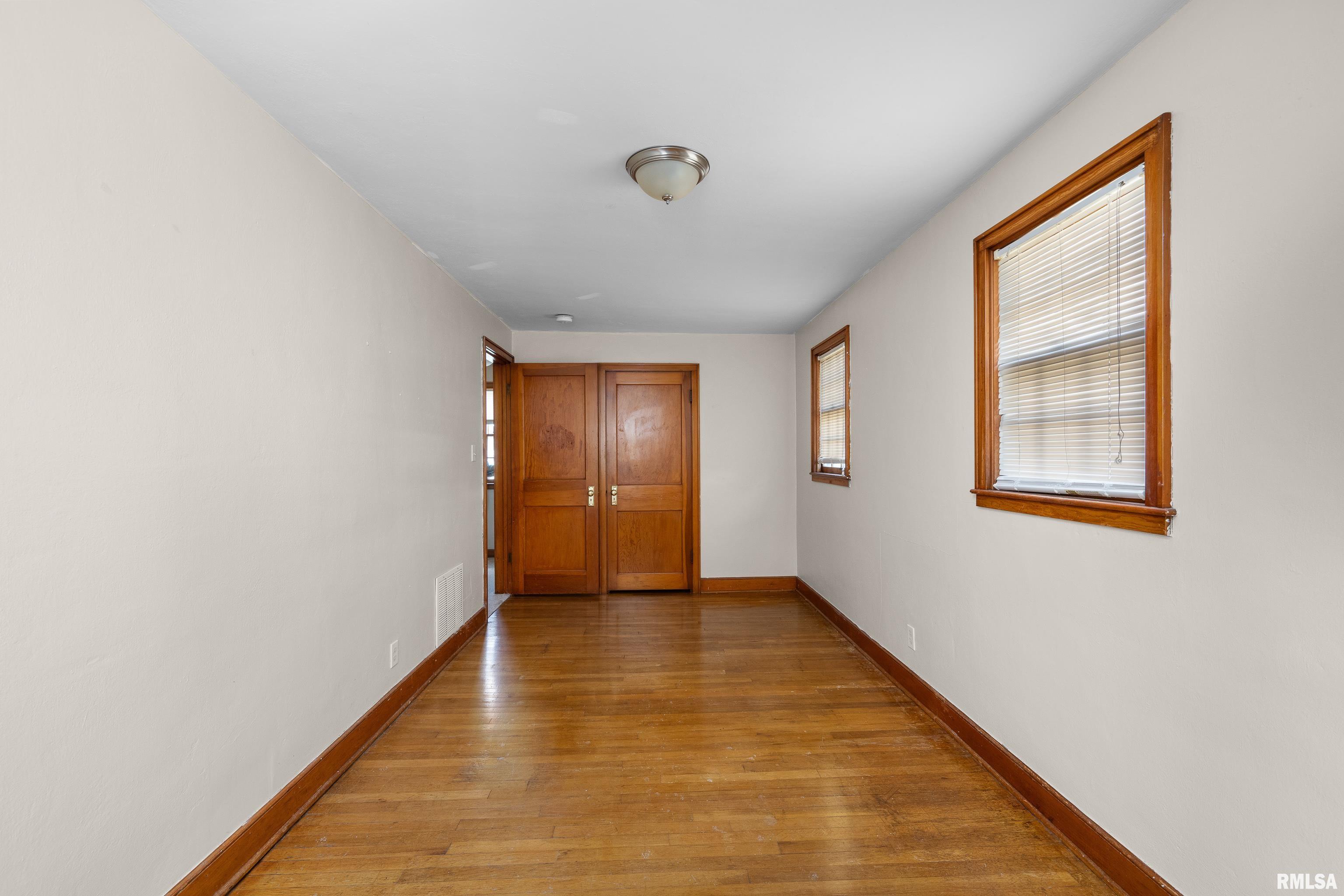 2920 Roosevelt Street, Clinton, Iowa image 16