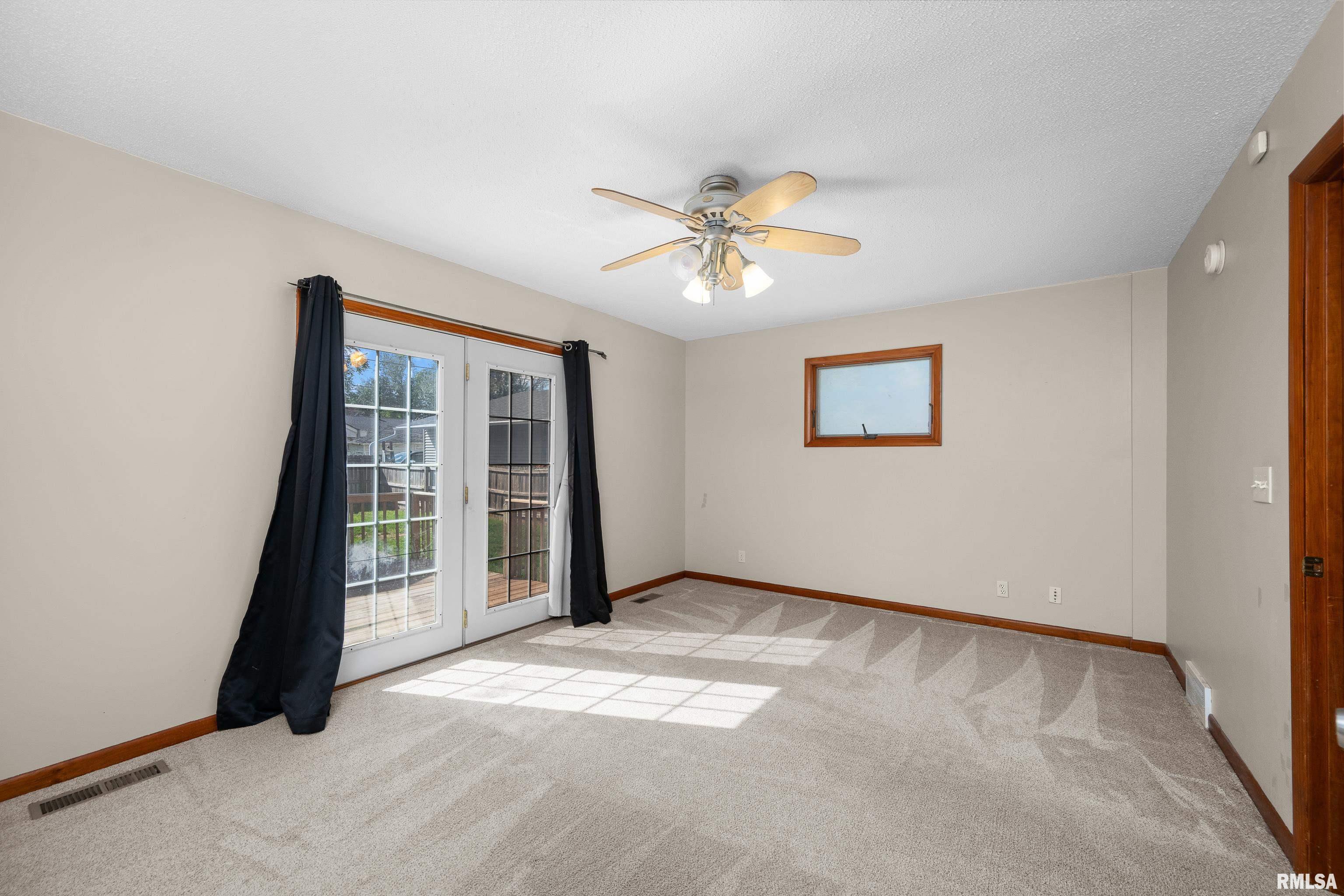 2920 Roosevelt Street, Clinton, Iowa image 11