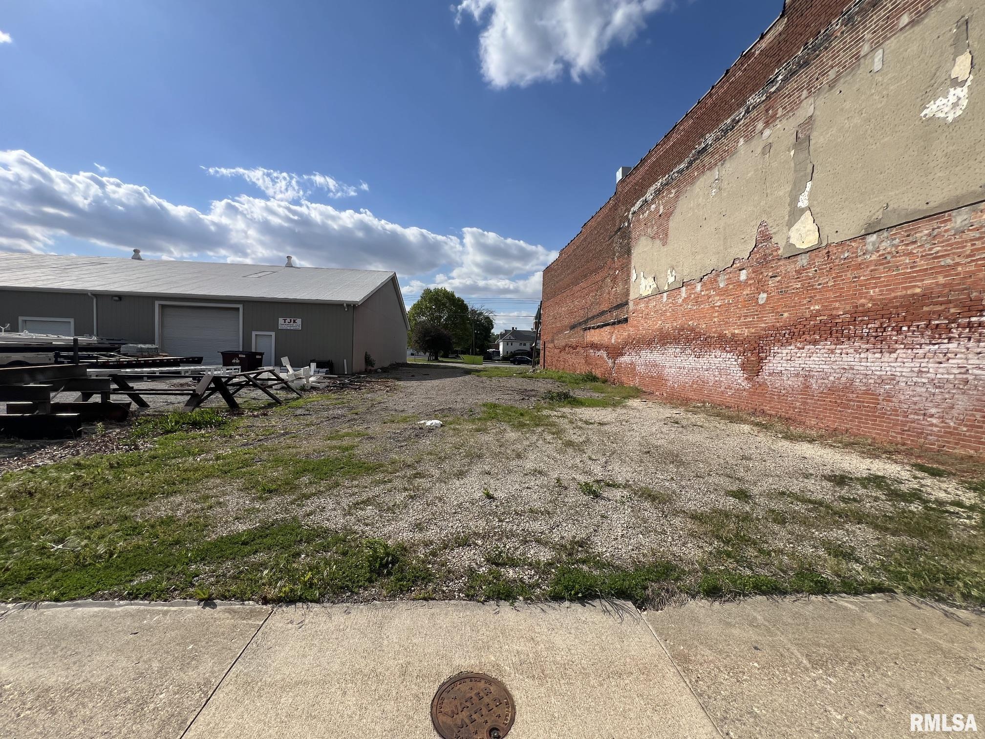 217 S SANGAMON Street