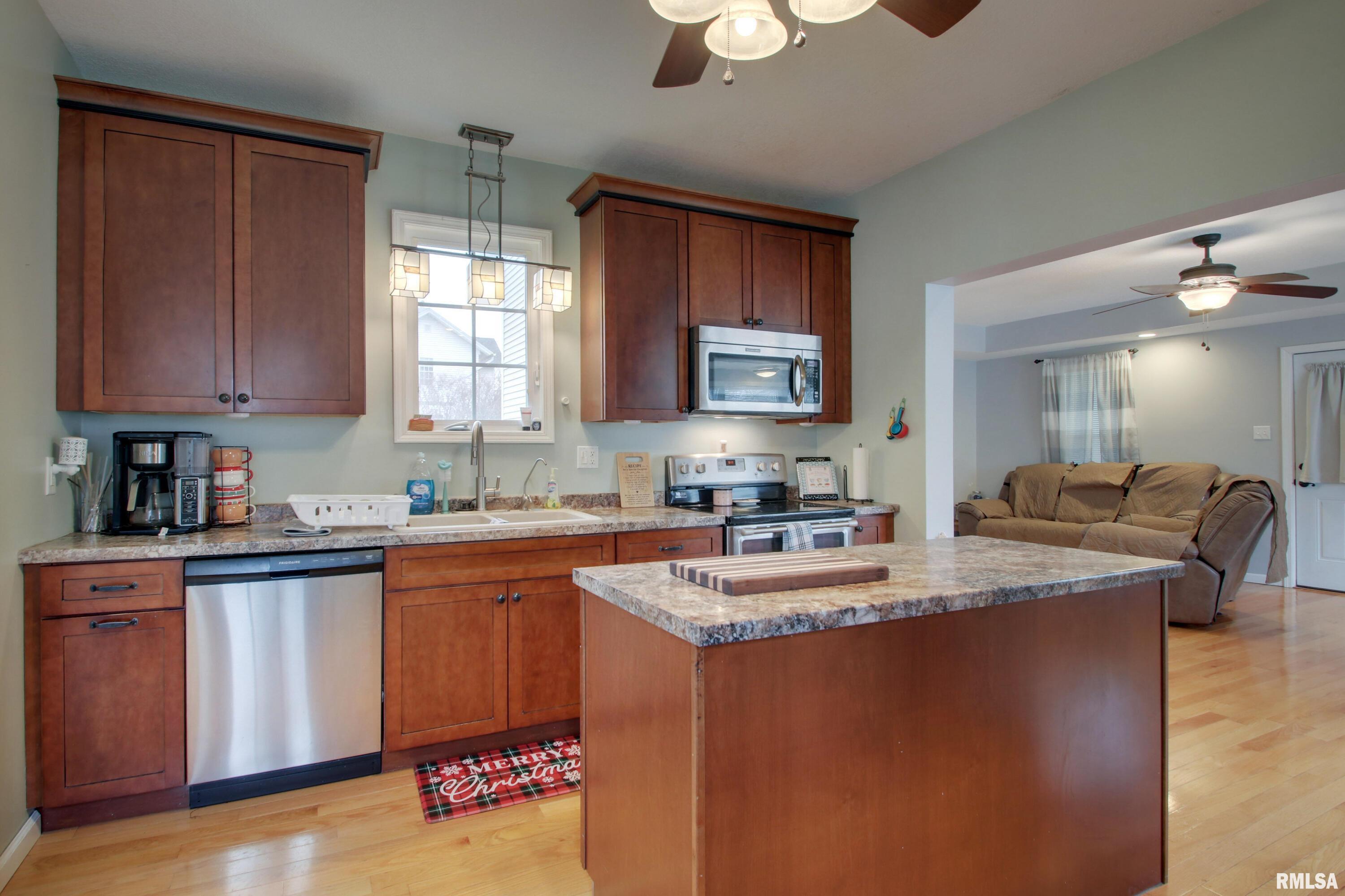 214 N Ohio Street, Camp Point, Illinois image 3