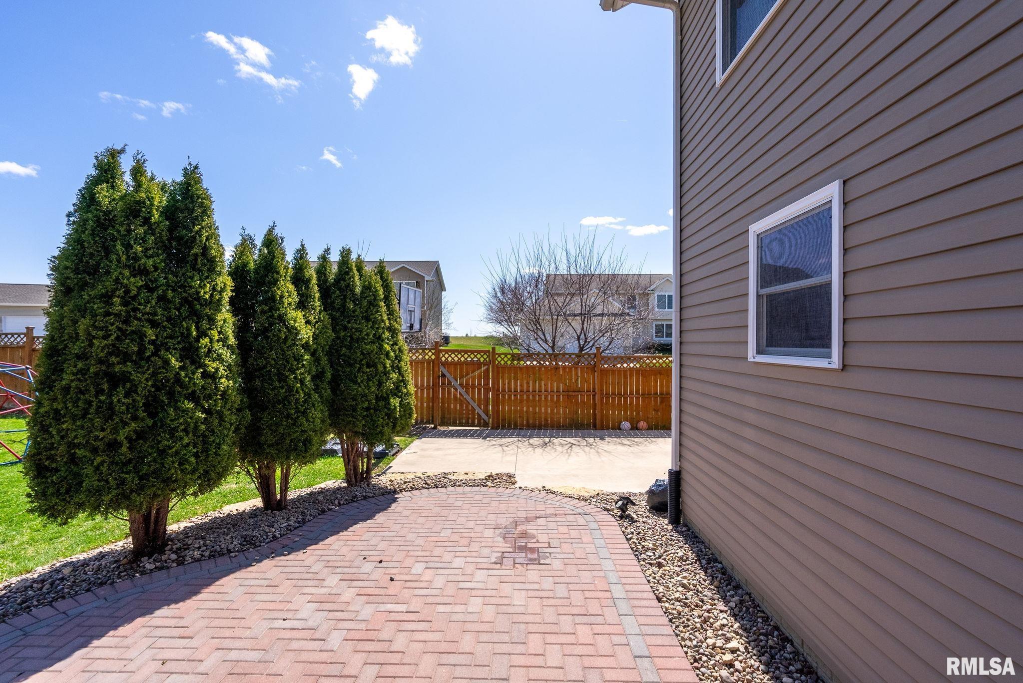 6313 Dorothys Drive, Bettendorf, Iowa image 21