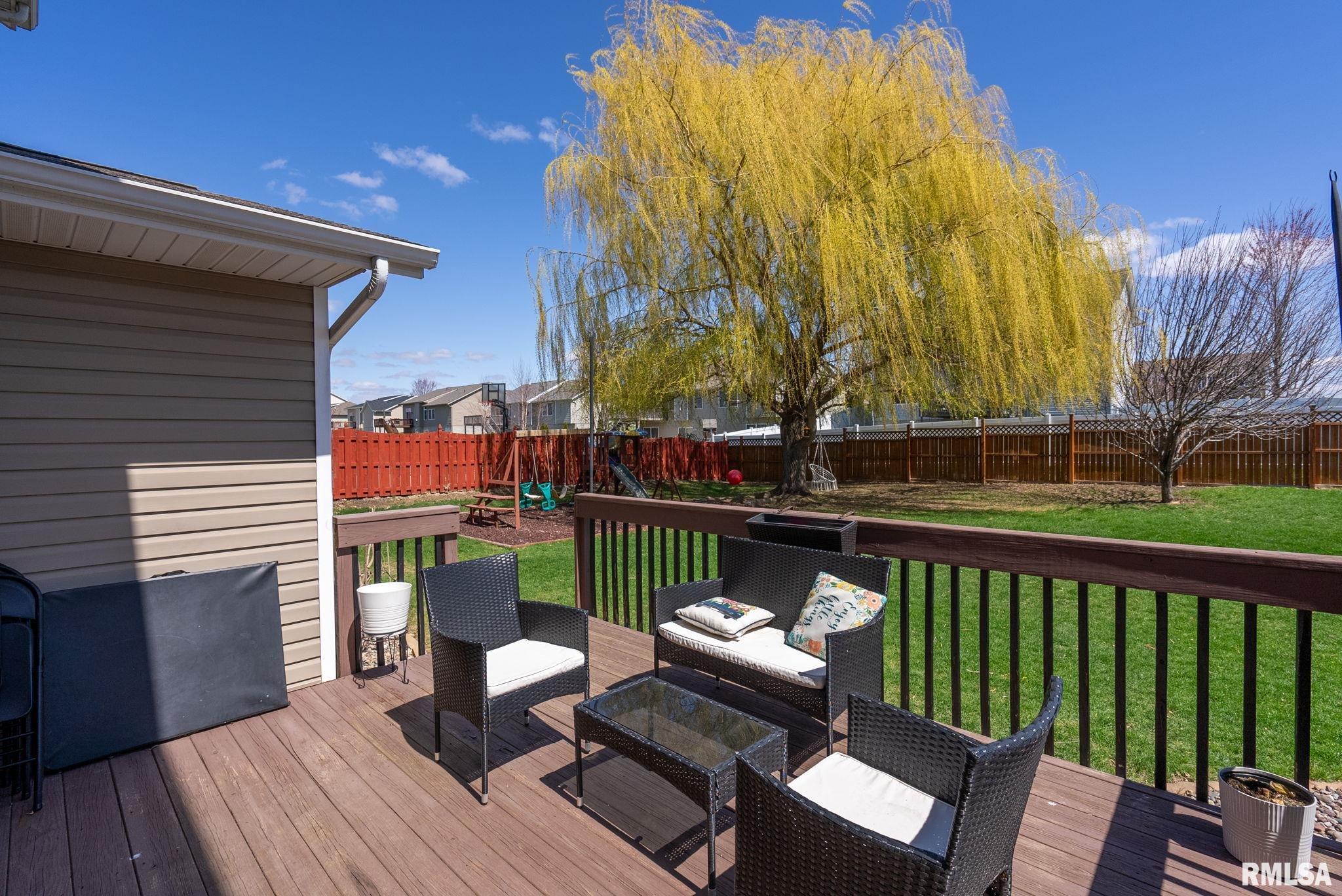6313 Dorothys Drive, Bettendorf, Iowa image 20