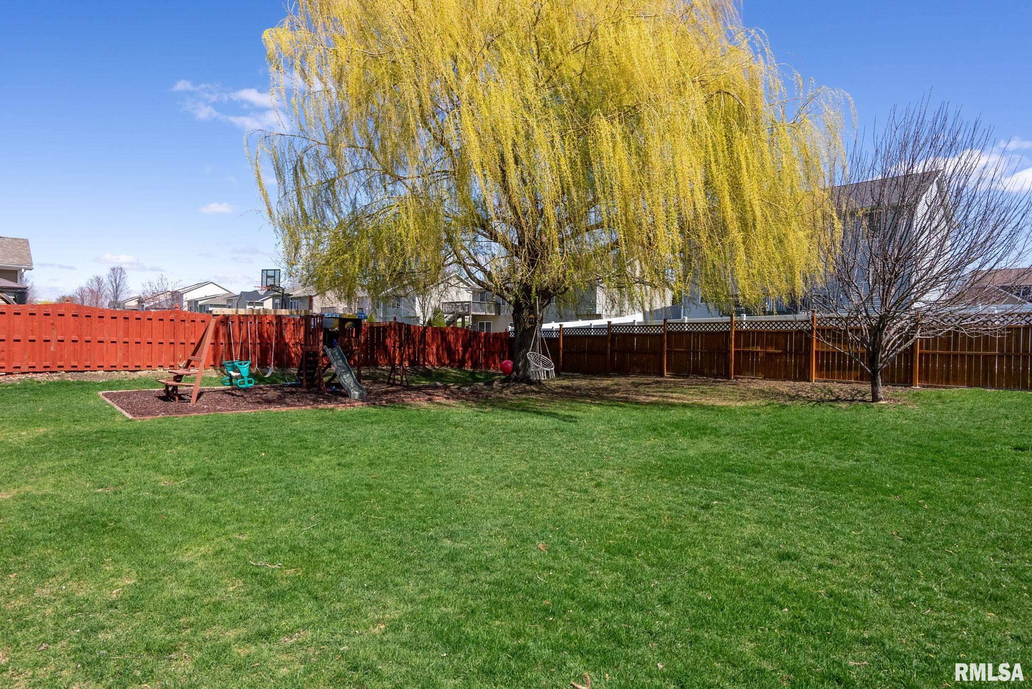 6313 Dorothys Drive, Bettendorf, Iowa image 26