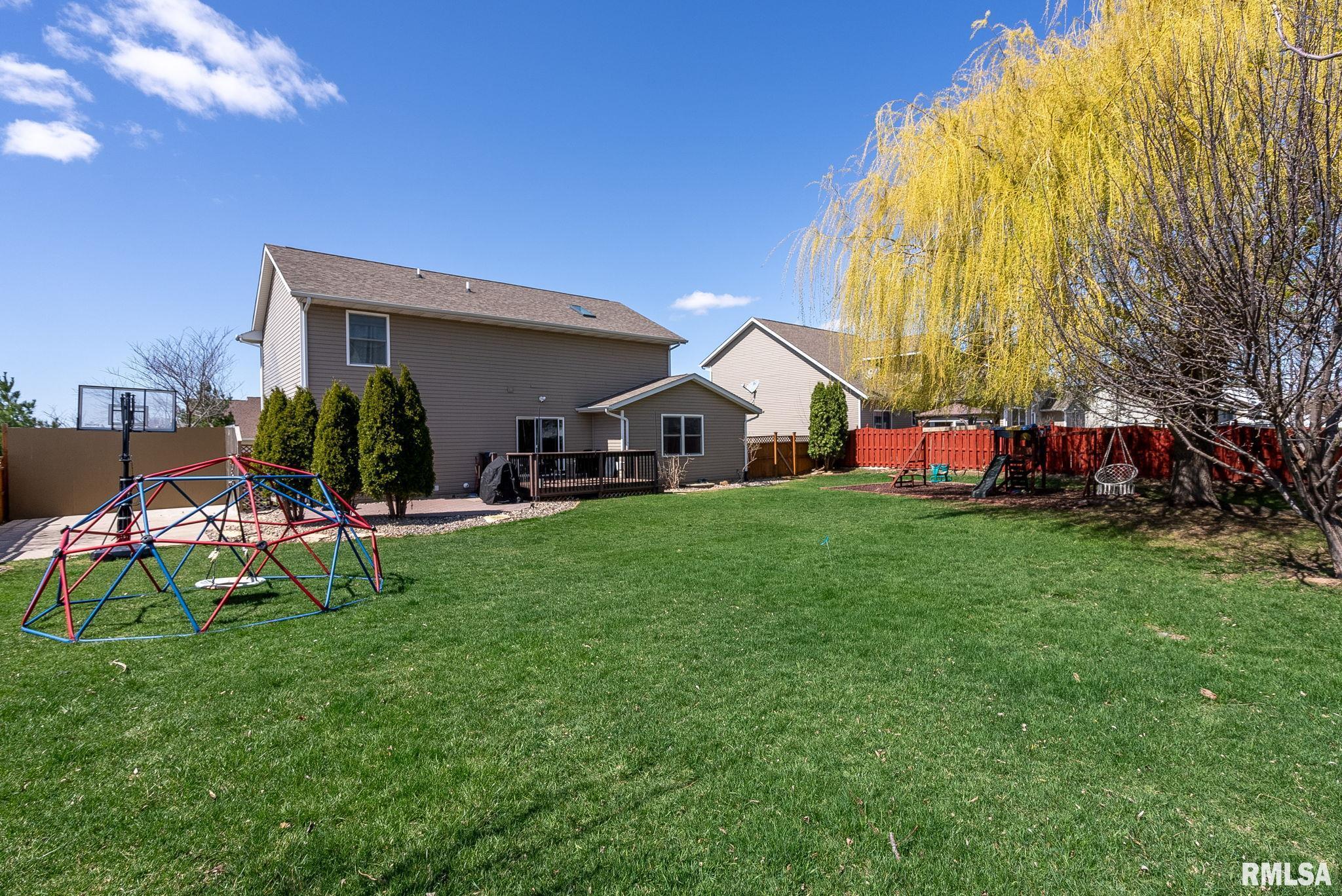 6313 Dorothys Drive, Bettendorf, Iowa image 24