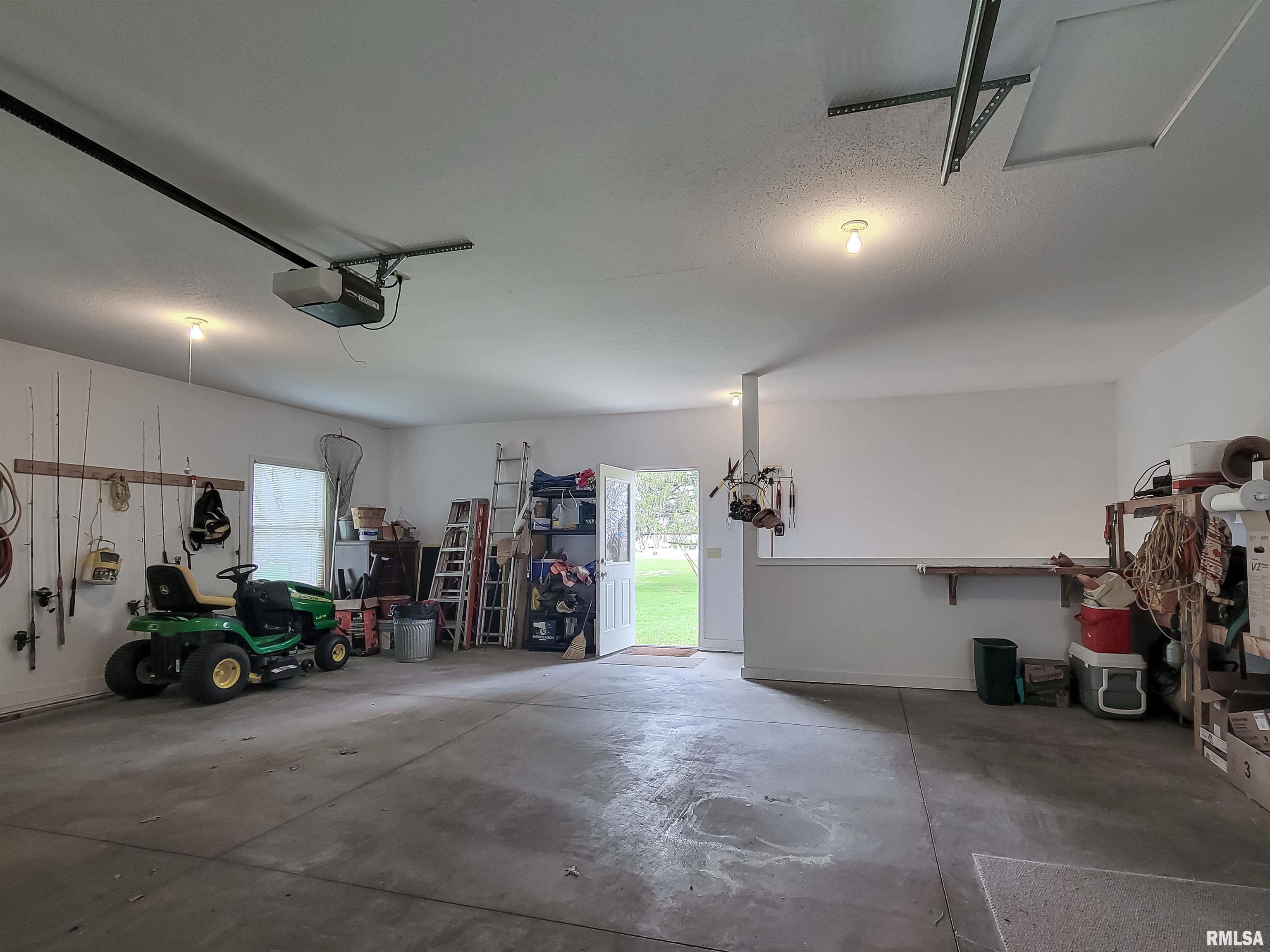 304 E 10th Street, De Witt, Iowa image 34